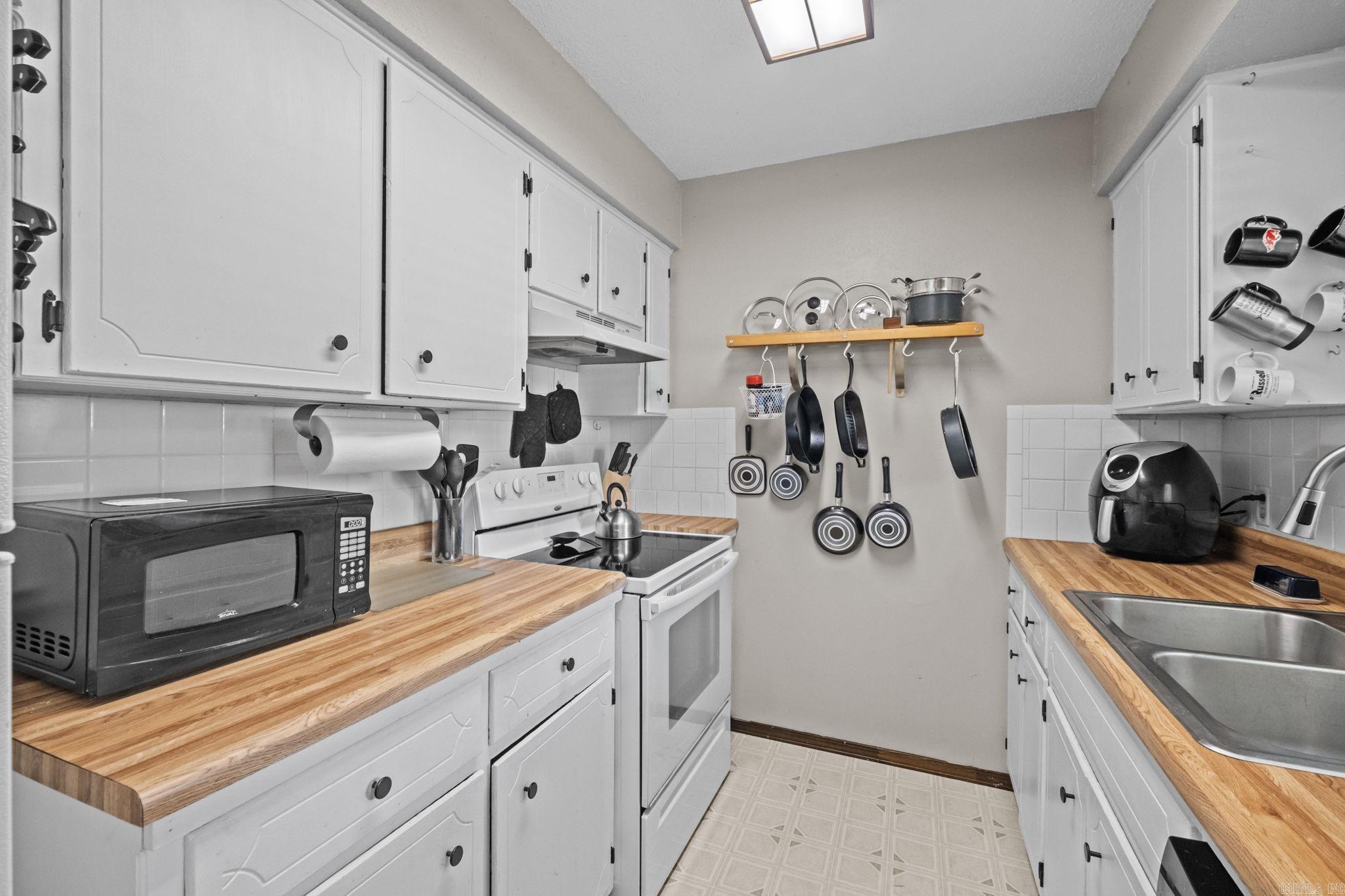 KELLOGG LAKE EST - Residential