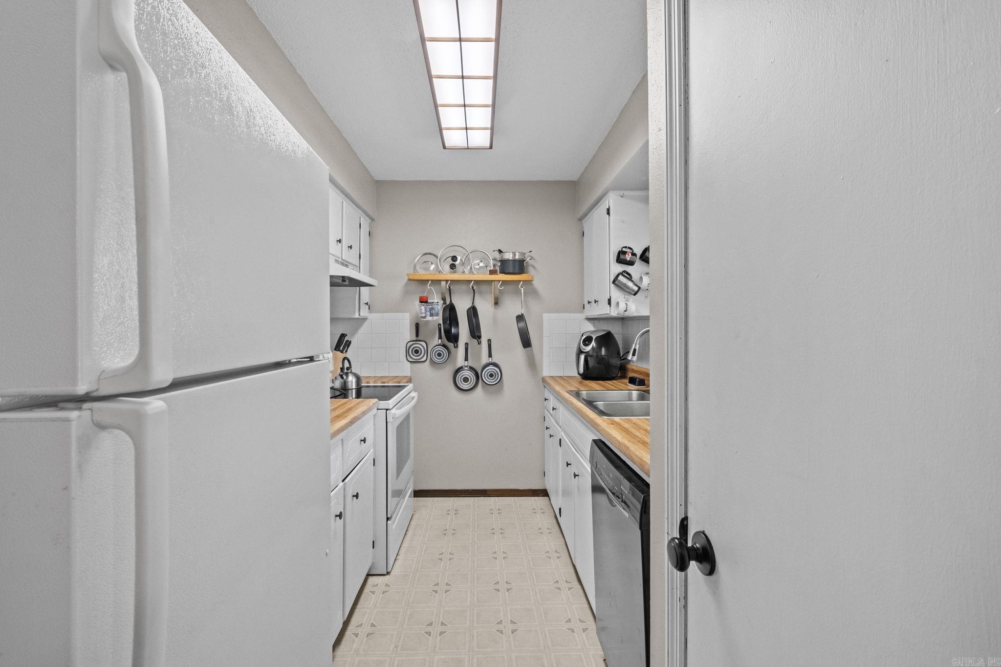 KELLOGG LAKE EST - Residential