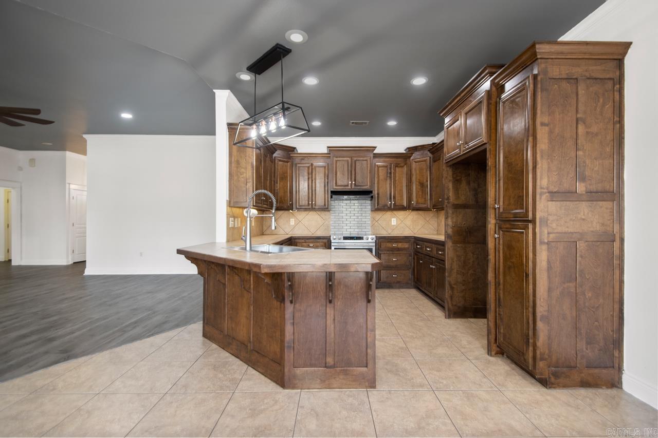 NORTH HILLS - Residential