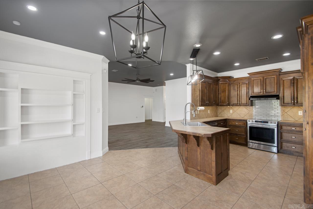 NORTH HILLS - Residential