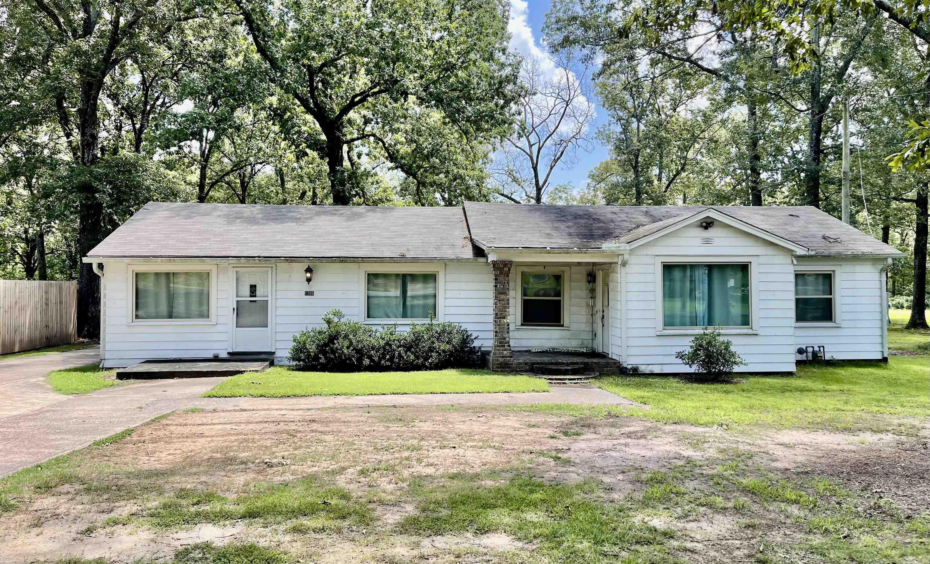 Solid main house that is 3 beds and 2 baths. Needs renovations. Guest house in the back has been completely renovated. Also has a outbuilding behind the guest house. All this sits on 1.6 acres. Sold before listed.