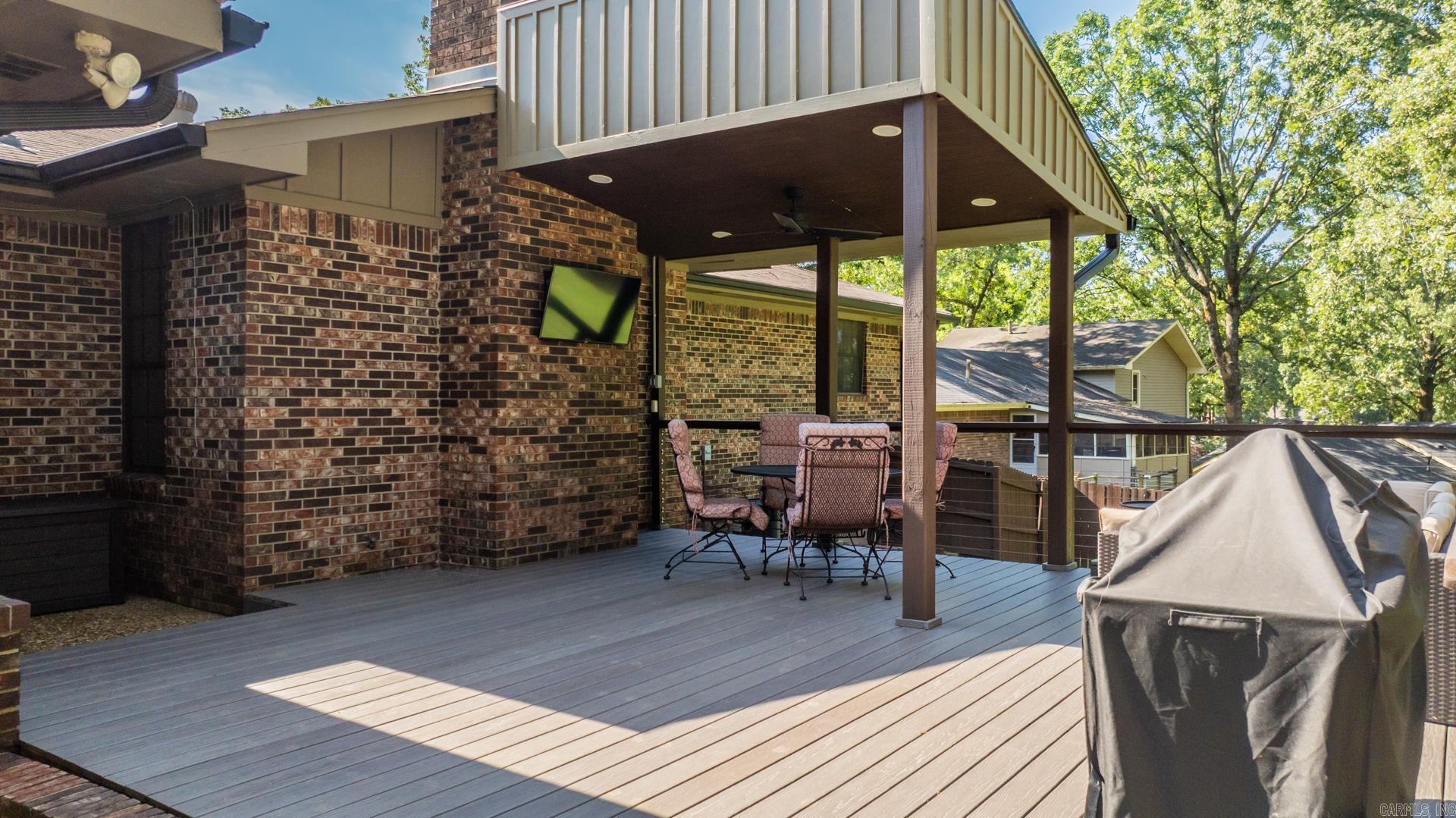 COUNTRY CLUB PARK - Residential