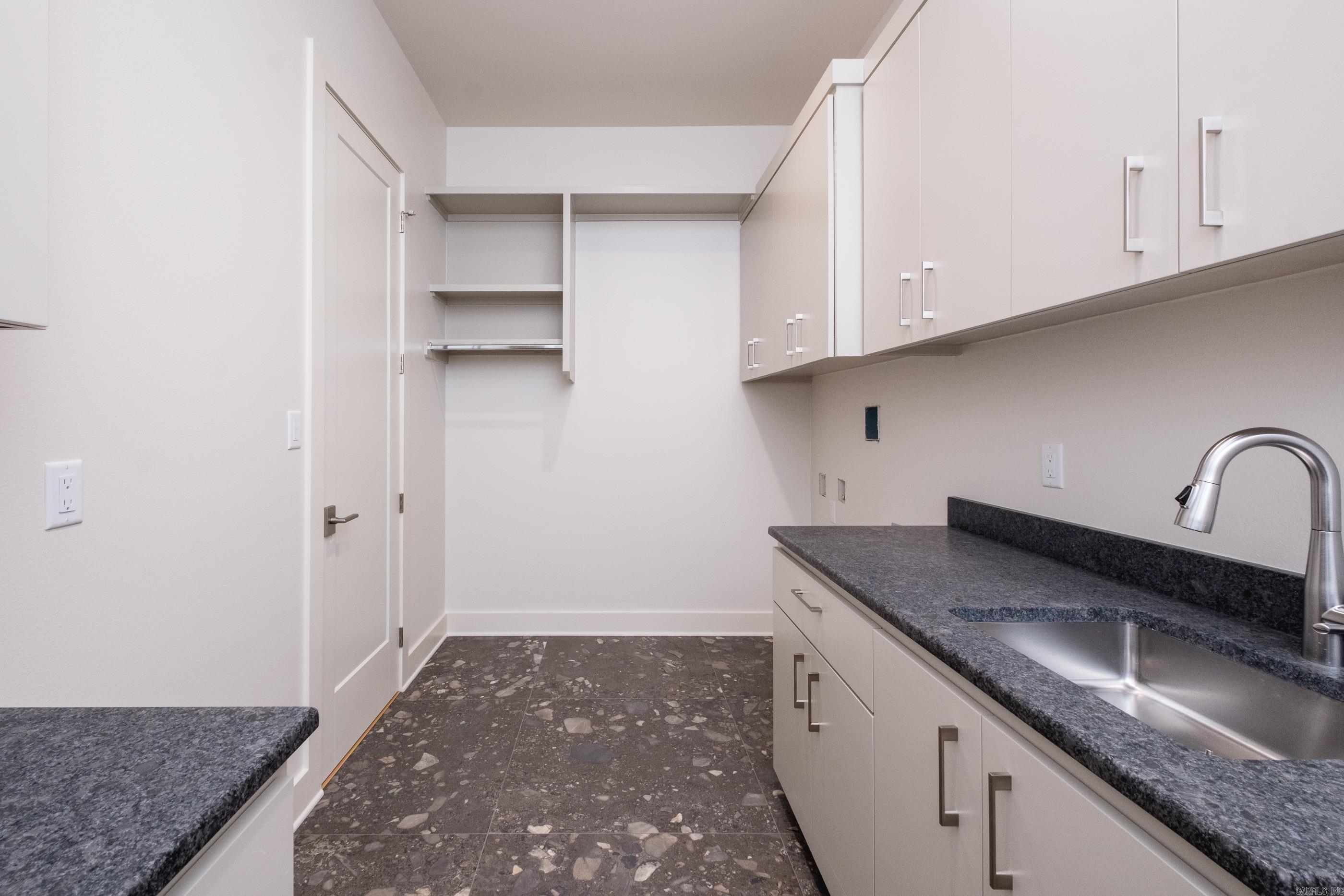 CHENAL VALLEY ABINGTON COURT - Residential