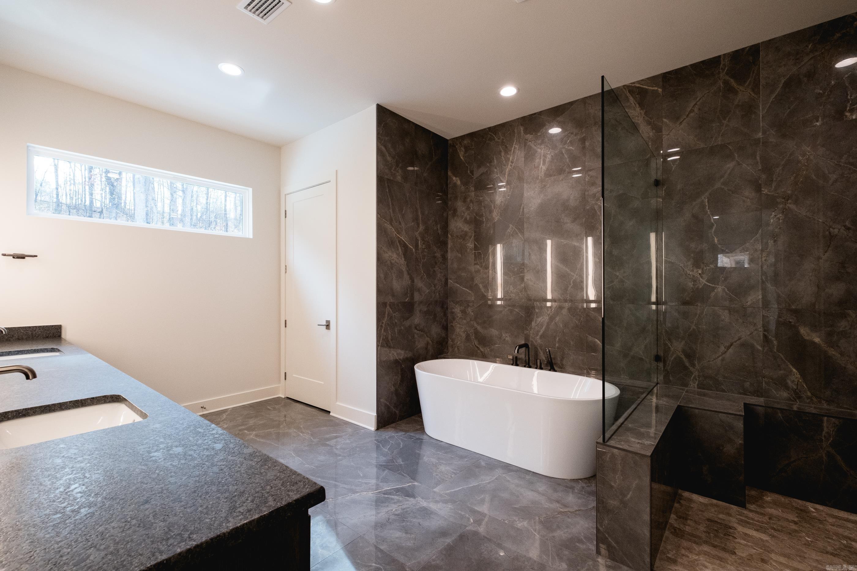 CHENAL VALLEY ABINGTON COURT - Residential