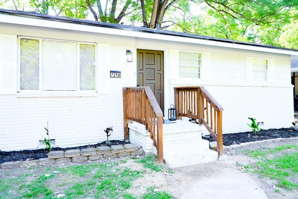 WAKEFIELD VILLAGE - Residential
