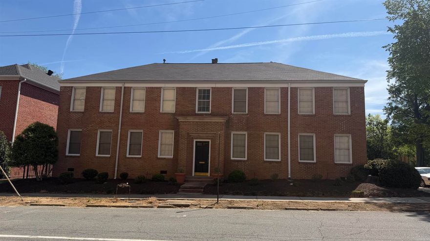 Looking for a wonderful, restored ground level apartment in Downtown Little Rock?  This stunning place is located in the MacArthur Park Historic District and offers the perfect blend of historic charm and updated amenities.  With its great location and spacious floor plan this apartment is going to impress everyone. Covered off street parking available. Apartment comes with a washer and dryer