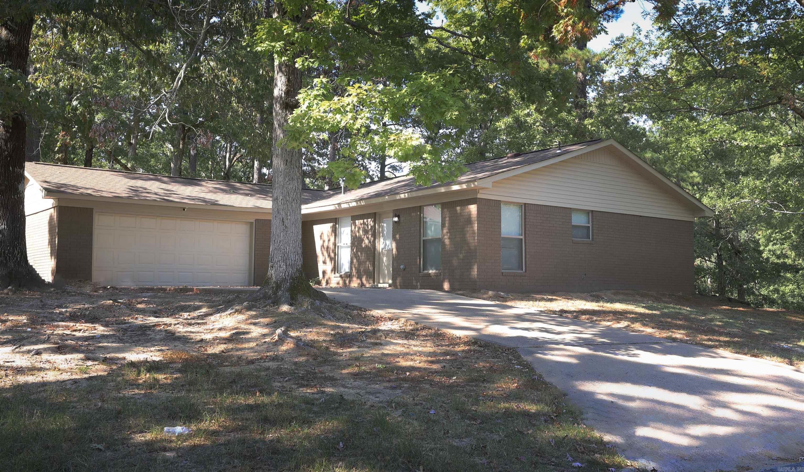 COLONIAL PARK - Residential