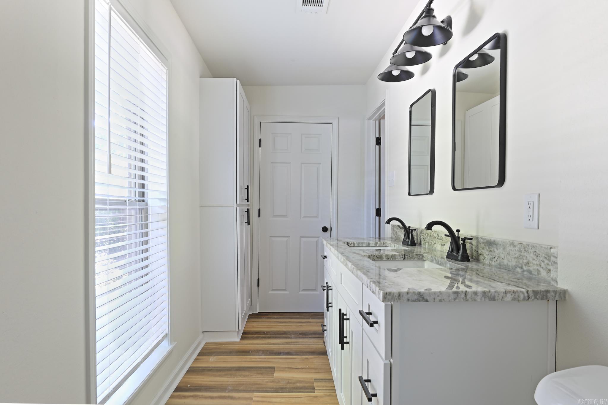 COLONIAL PARK - Residential