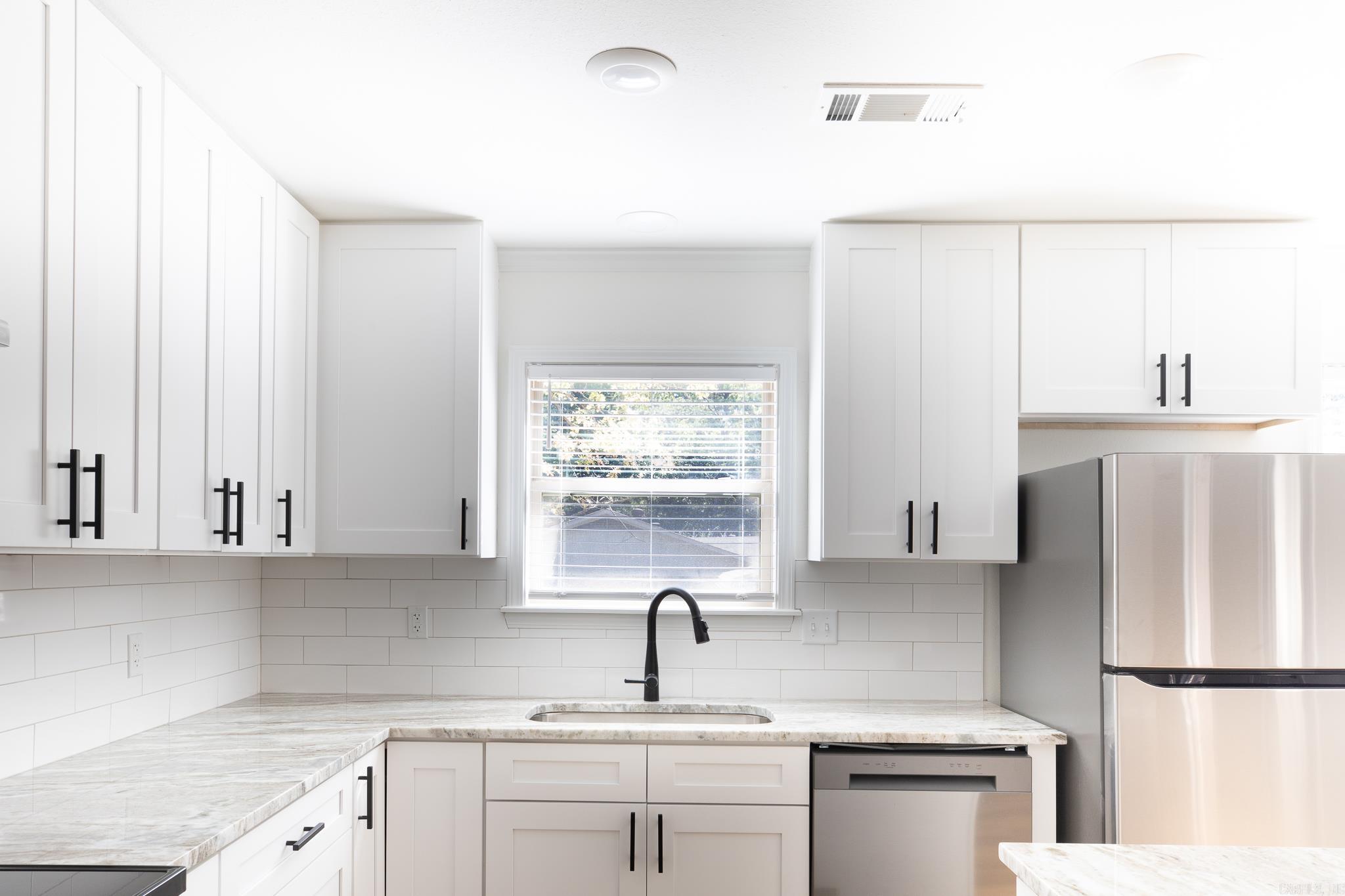 COLONIAL PARK - Residential