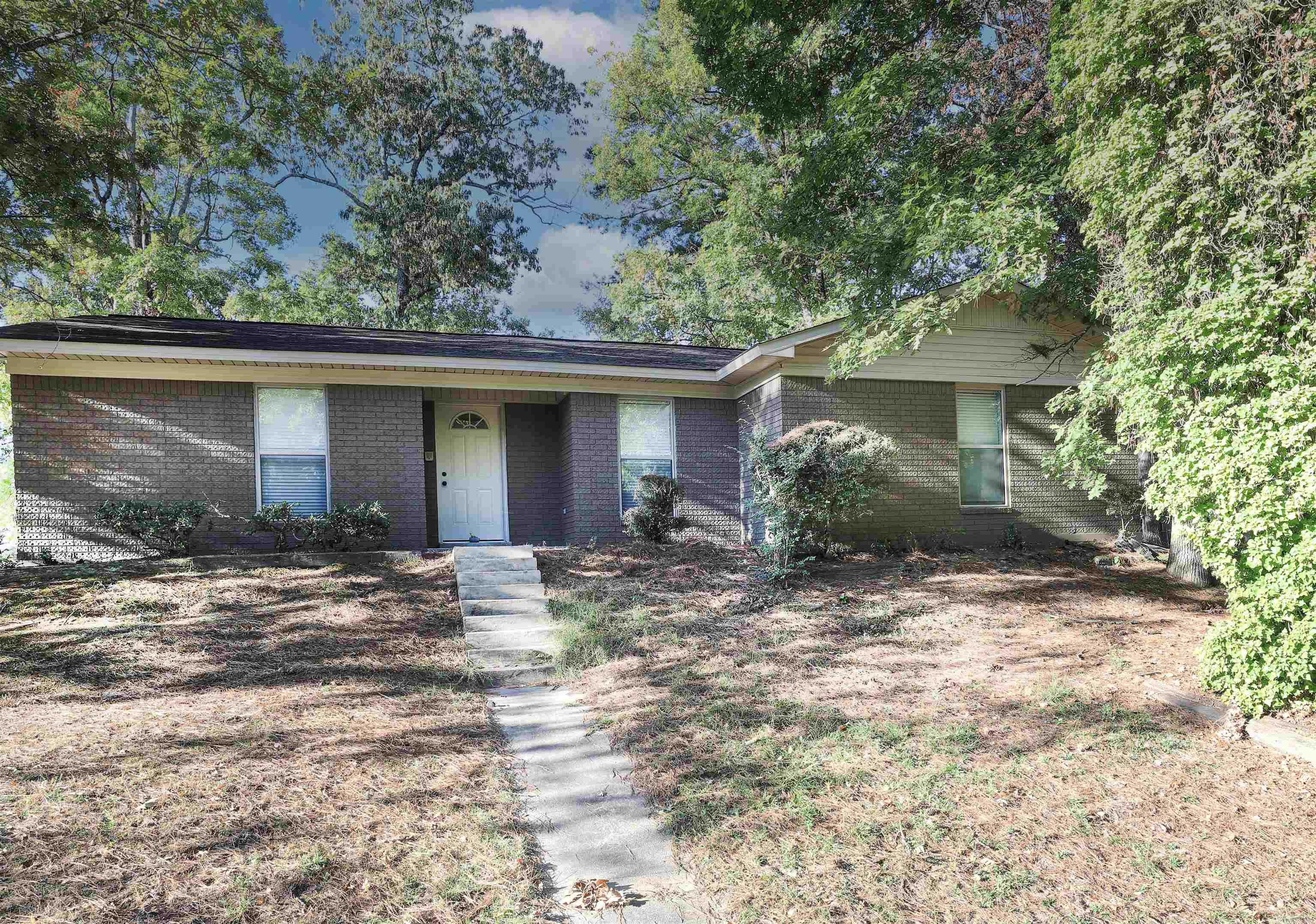 COLONIAL PARK - Residential