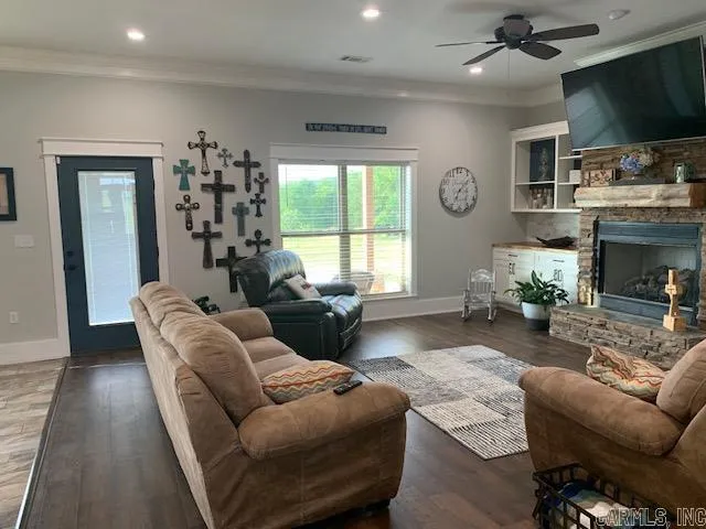 Vilonia, Arkansas 72173, United States, 4 Bedrooms Bedrooms, ,4 BathroomsBathrooms,Residential,Active,249568