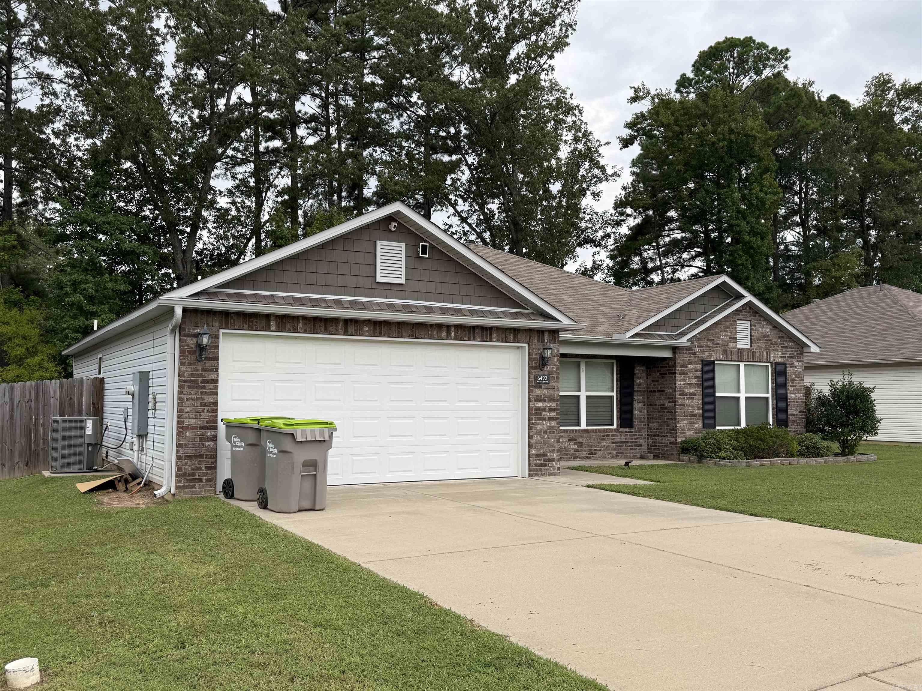 BENJAMIN GROVE - Residential