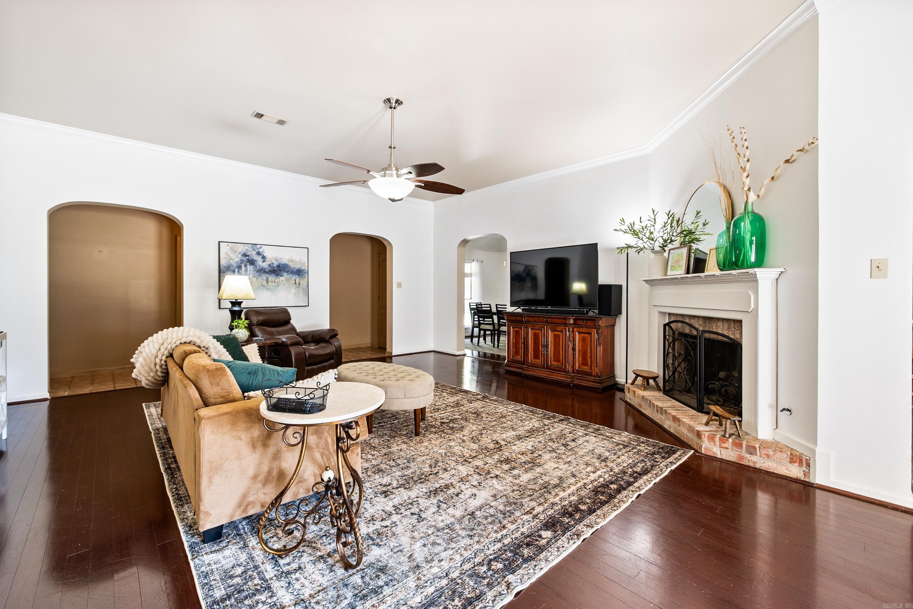 WELLINGTON POINTE - Residential