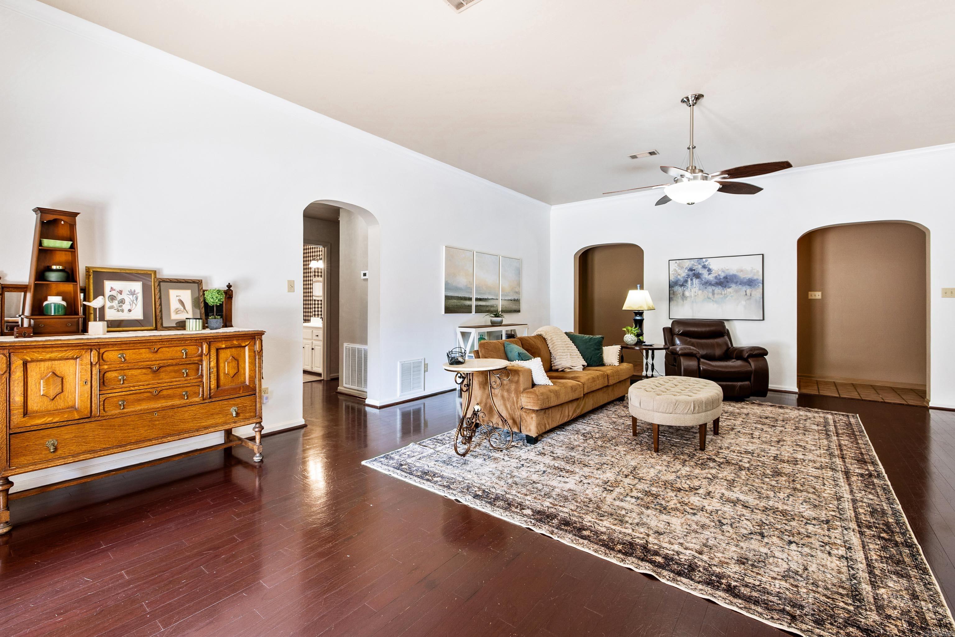 WELLINGTON POINTE - Residential