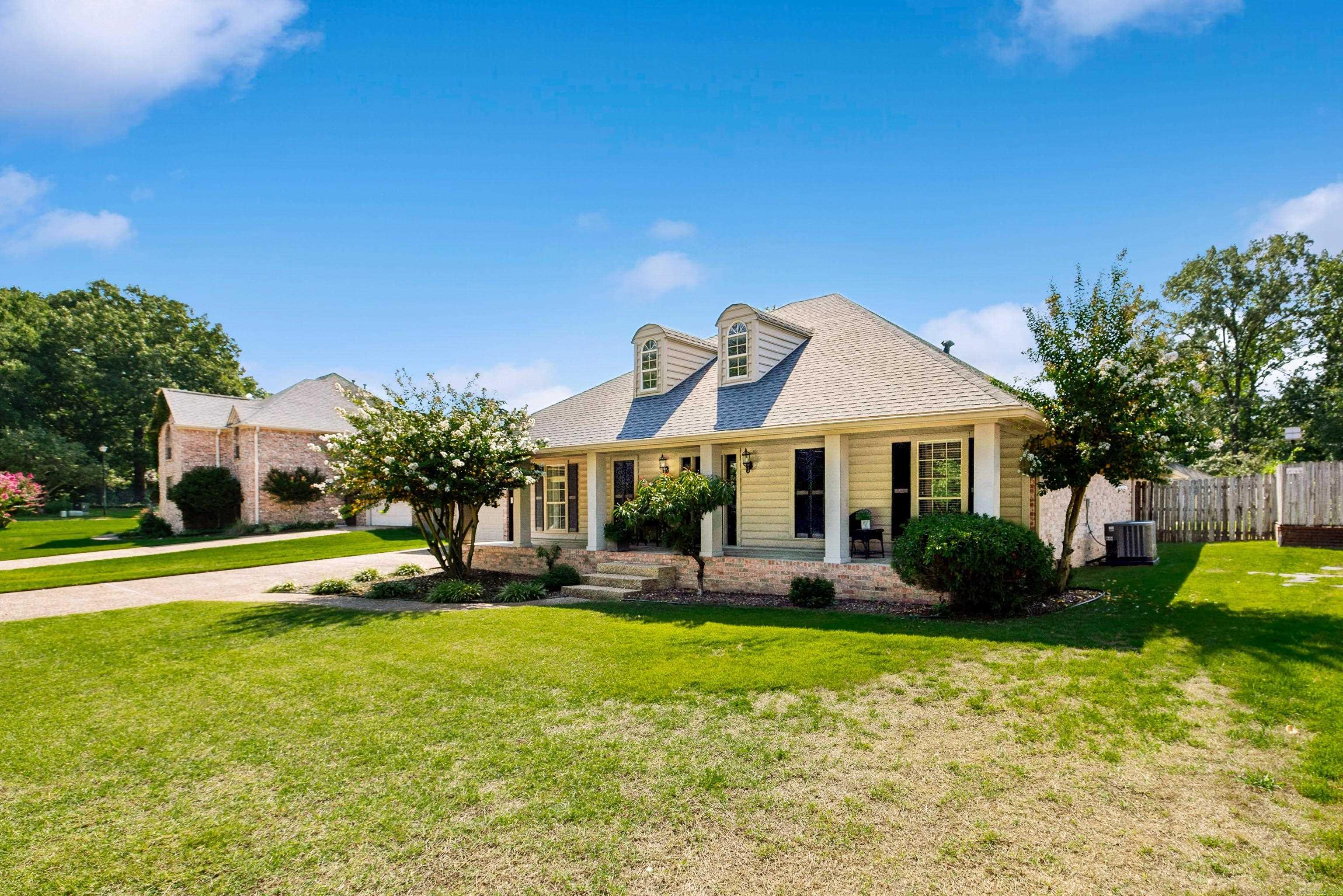 WELLINGTON POINTE - Residential