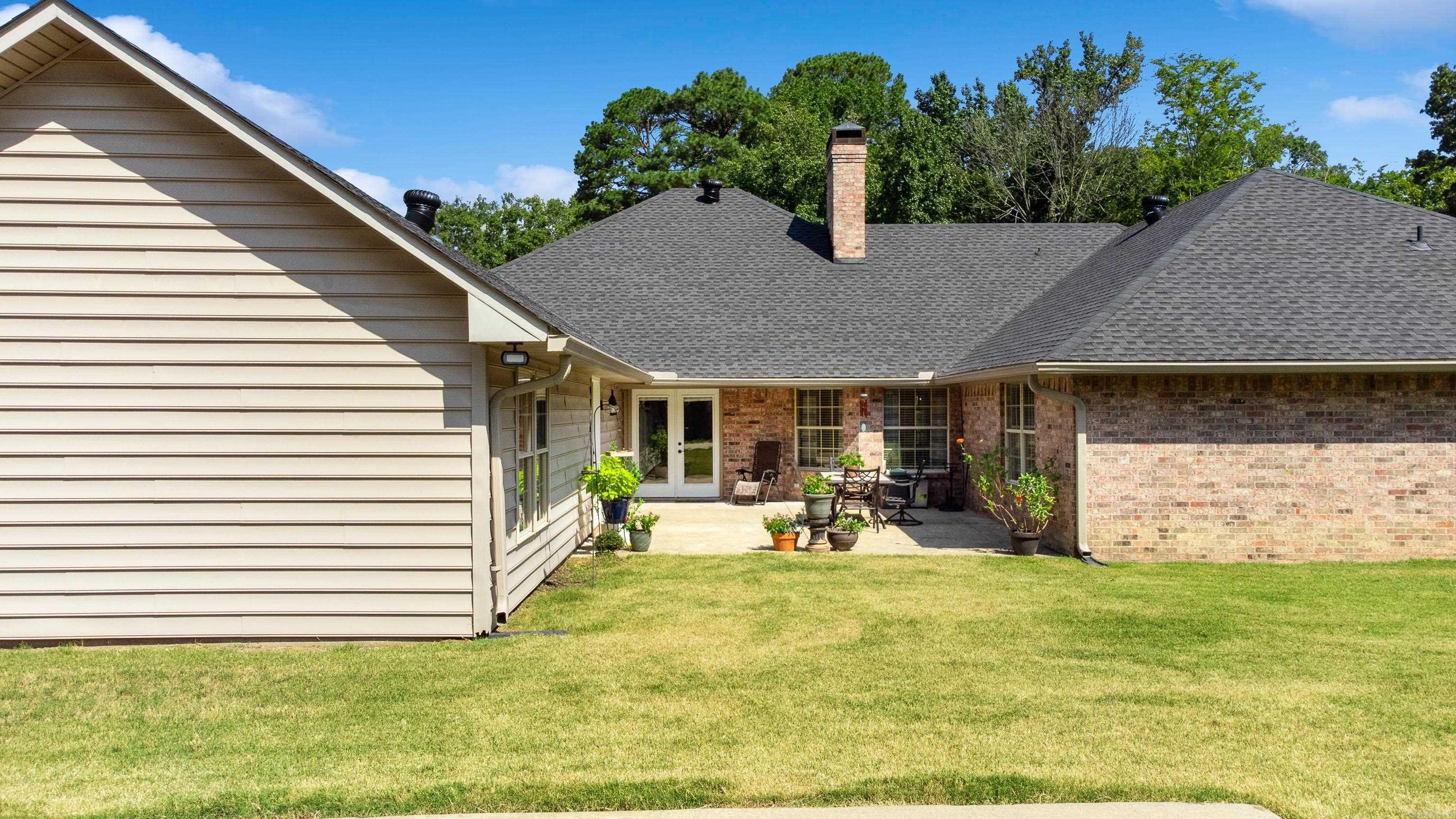 WELLINGTON POINTE - Residential