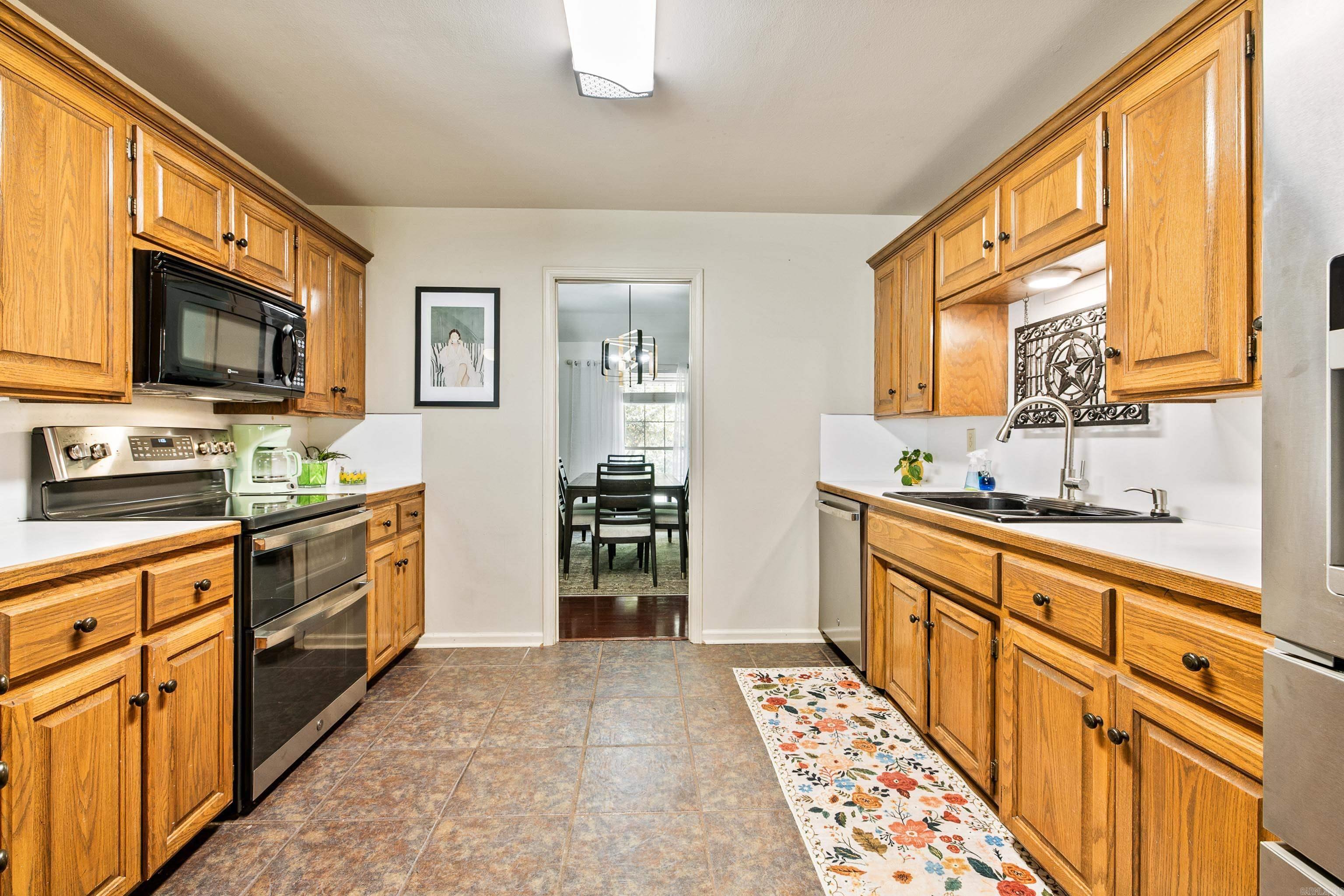 WELLINGTON POINTE - Residential