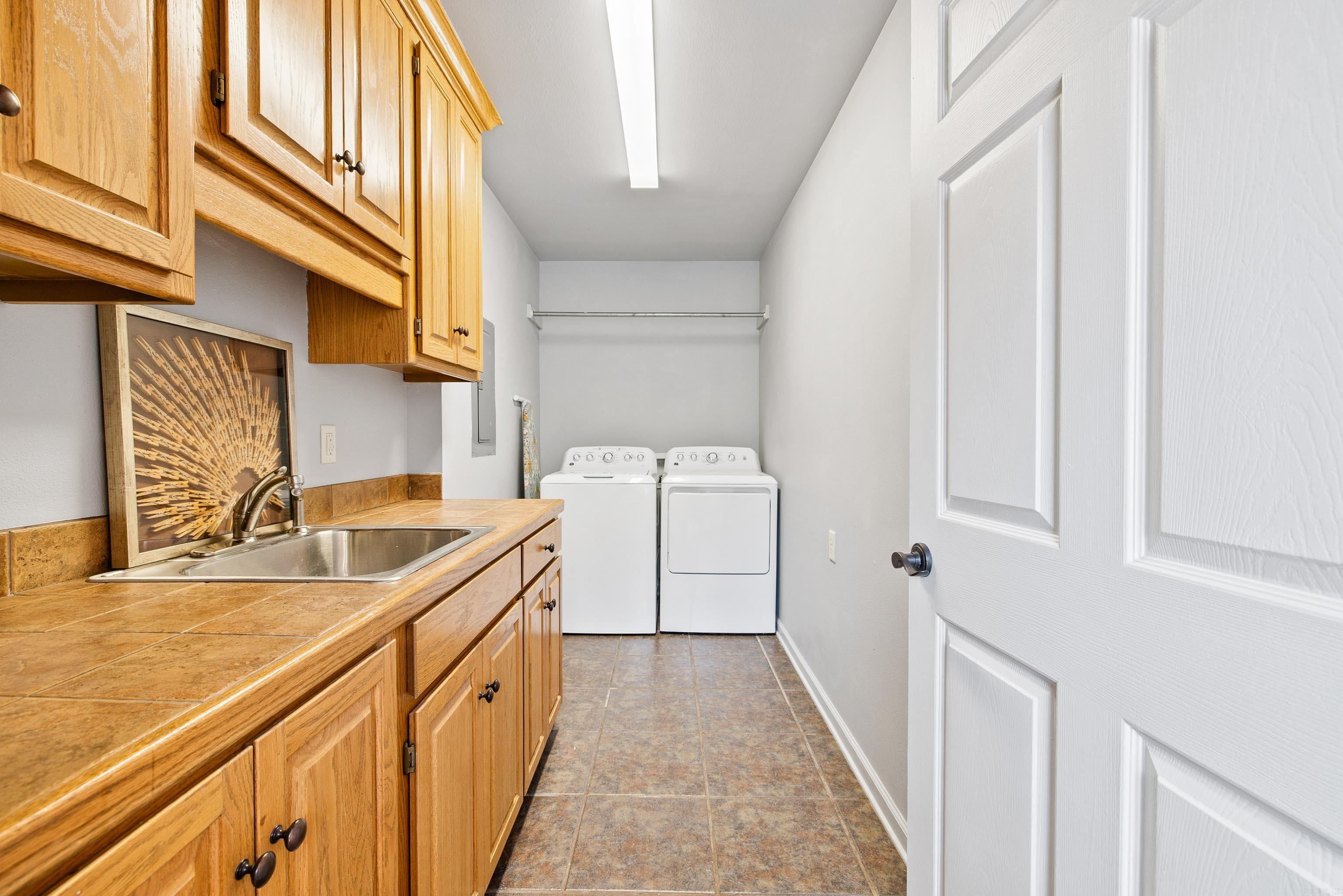 WELLINGTON POINTE - Residential