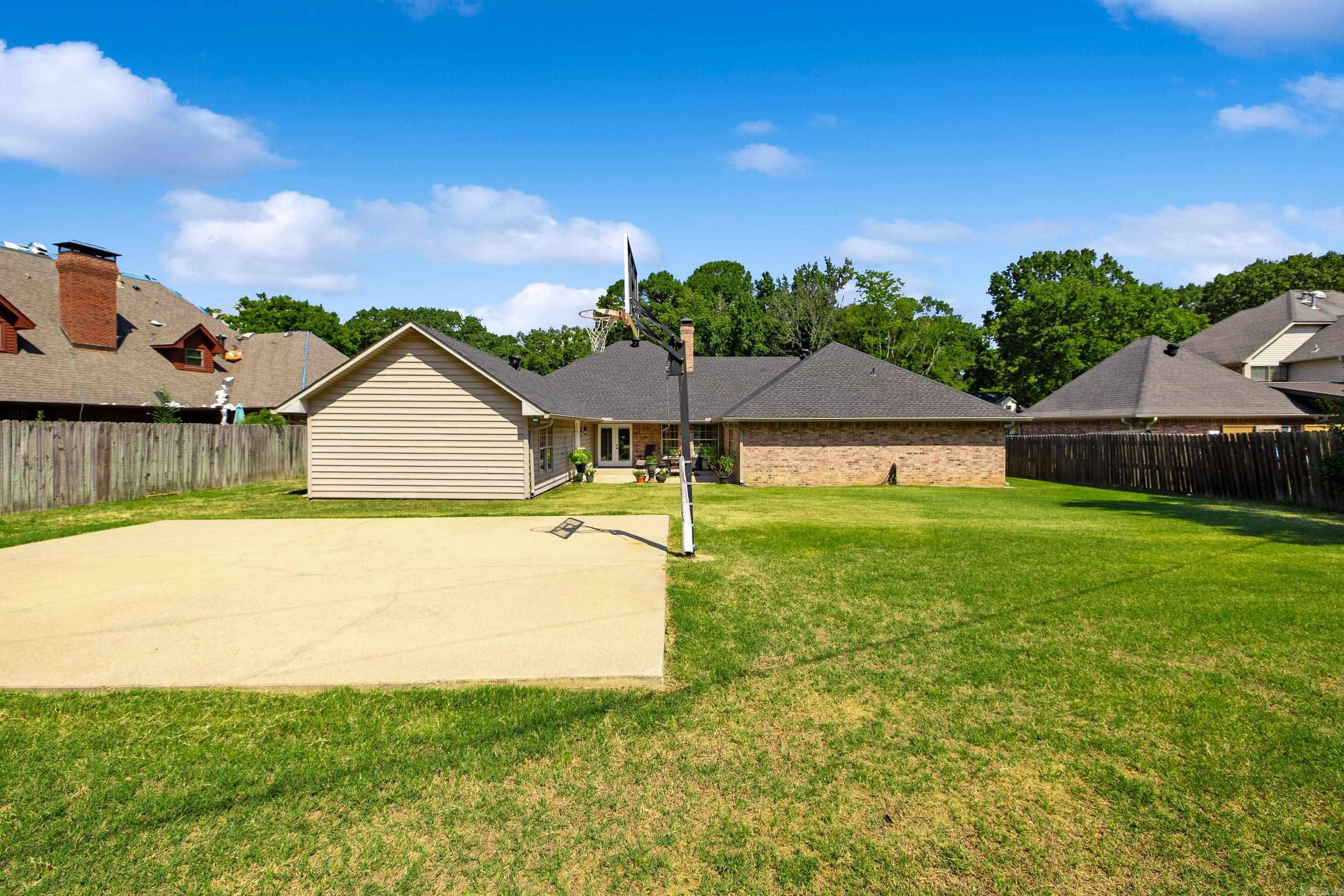 WELLINGTON POINTE - Residential