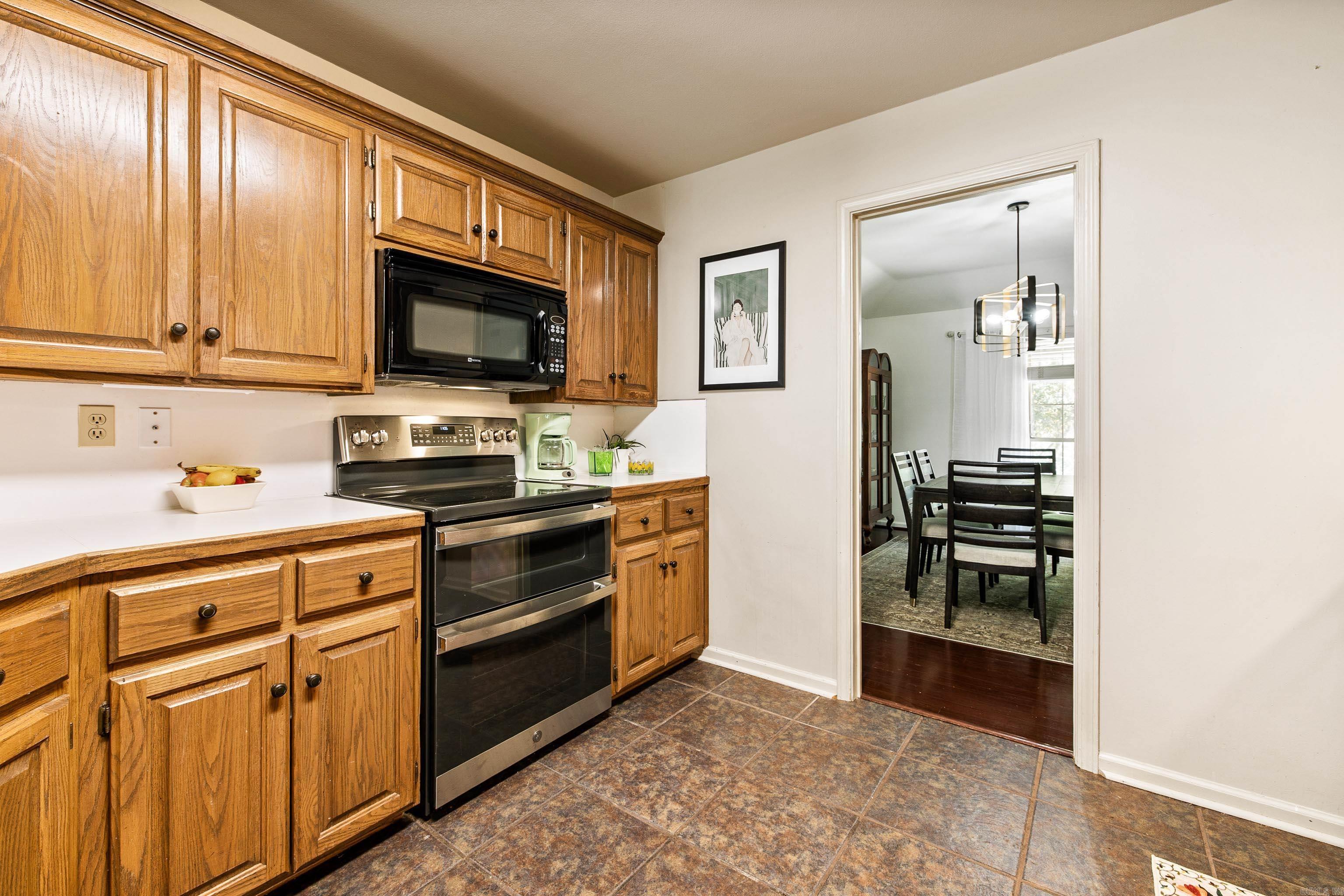 WELLINGTON POINTE - Residential