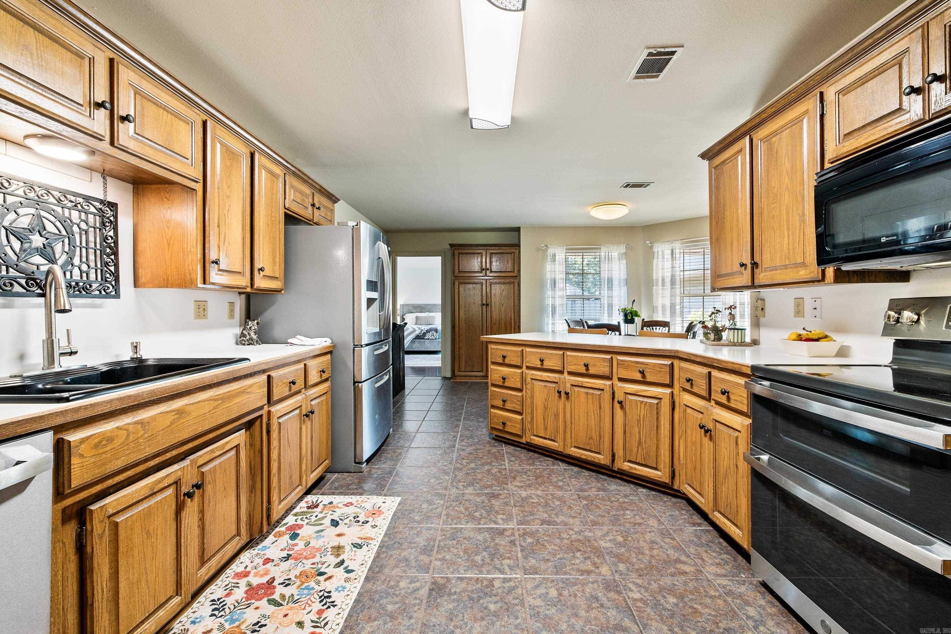 WELLINGTON POINTE - Residential