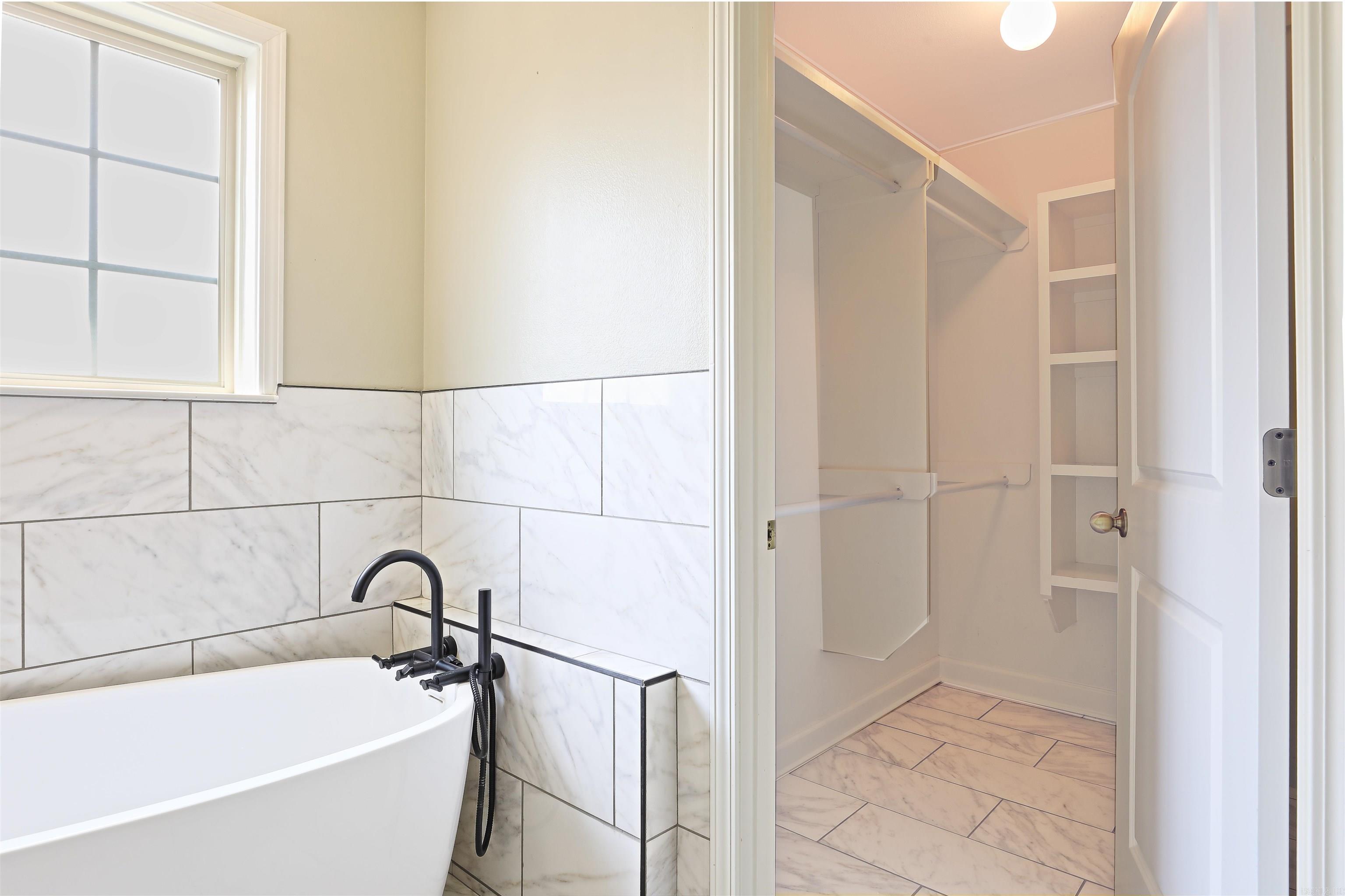 SUNSET VALLEY - Residential