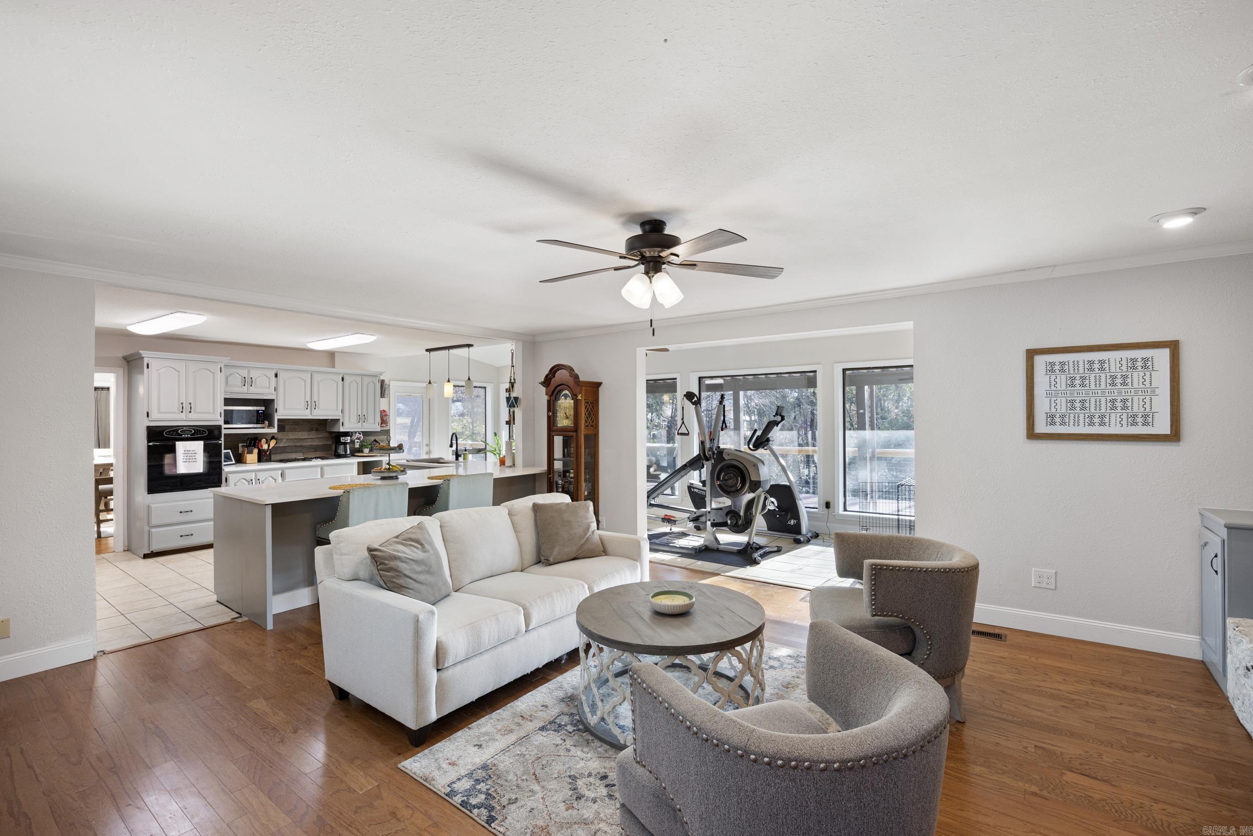 LANDS END - Residential