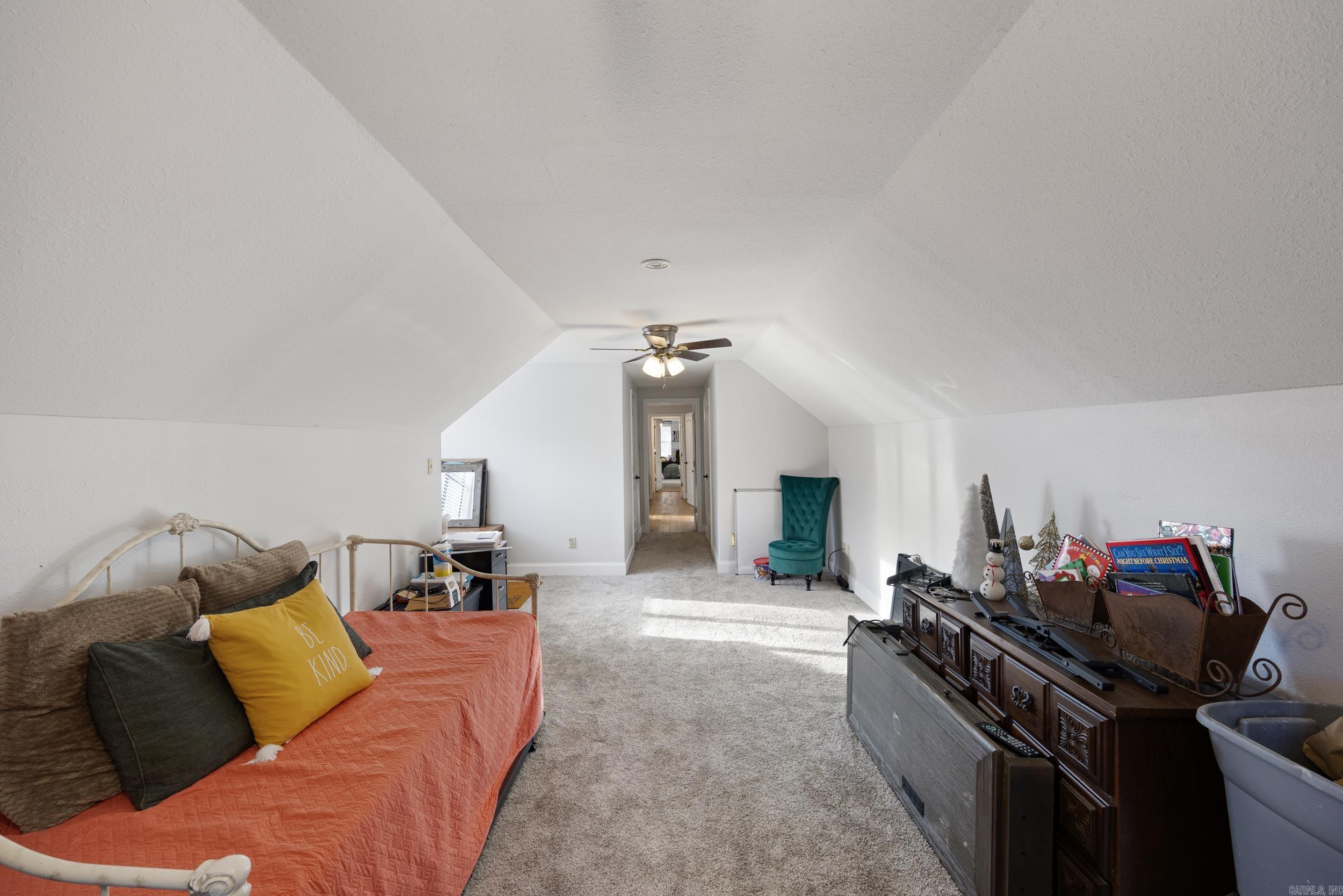 LANDS END - Residential