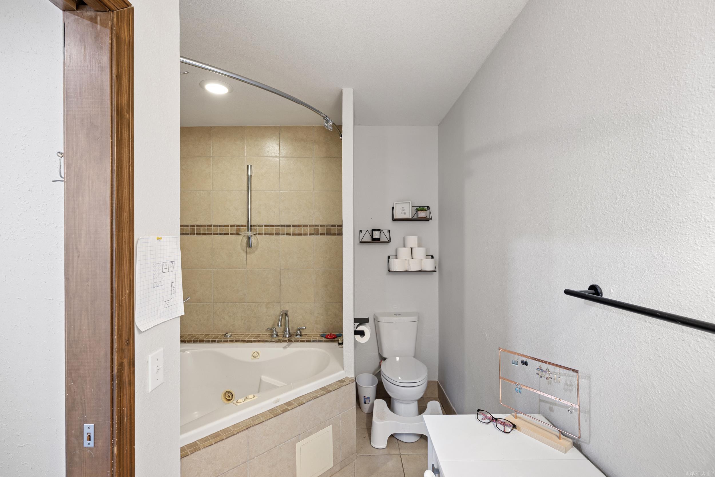 LANDS END - Residential