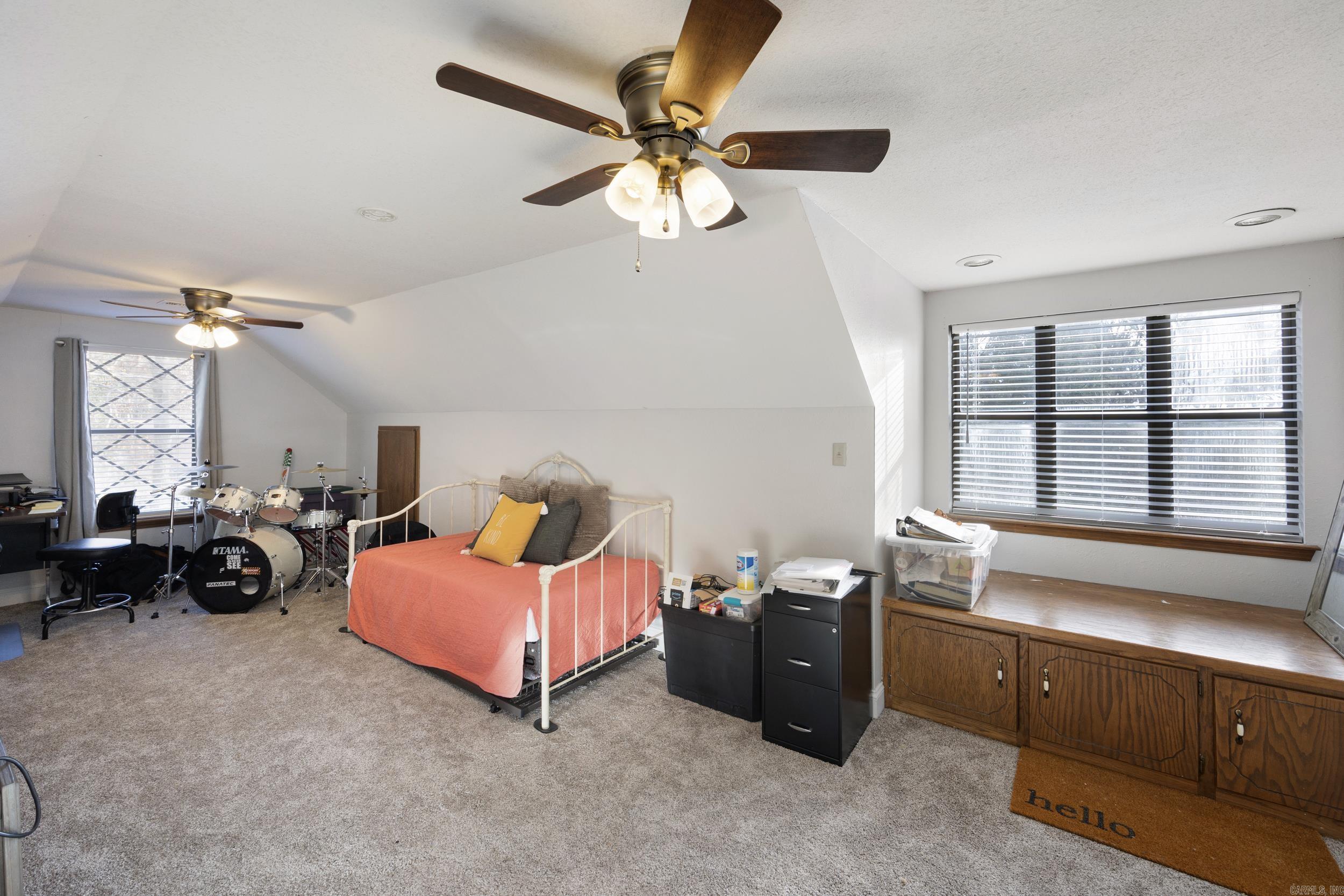 LANDS END - Residential