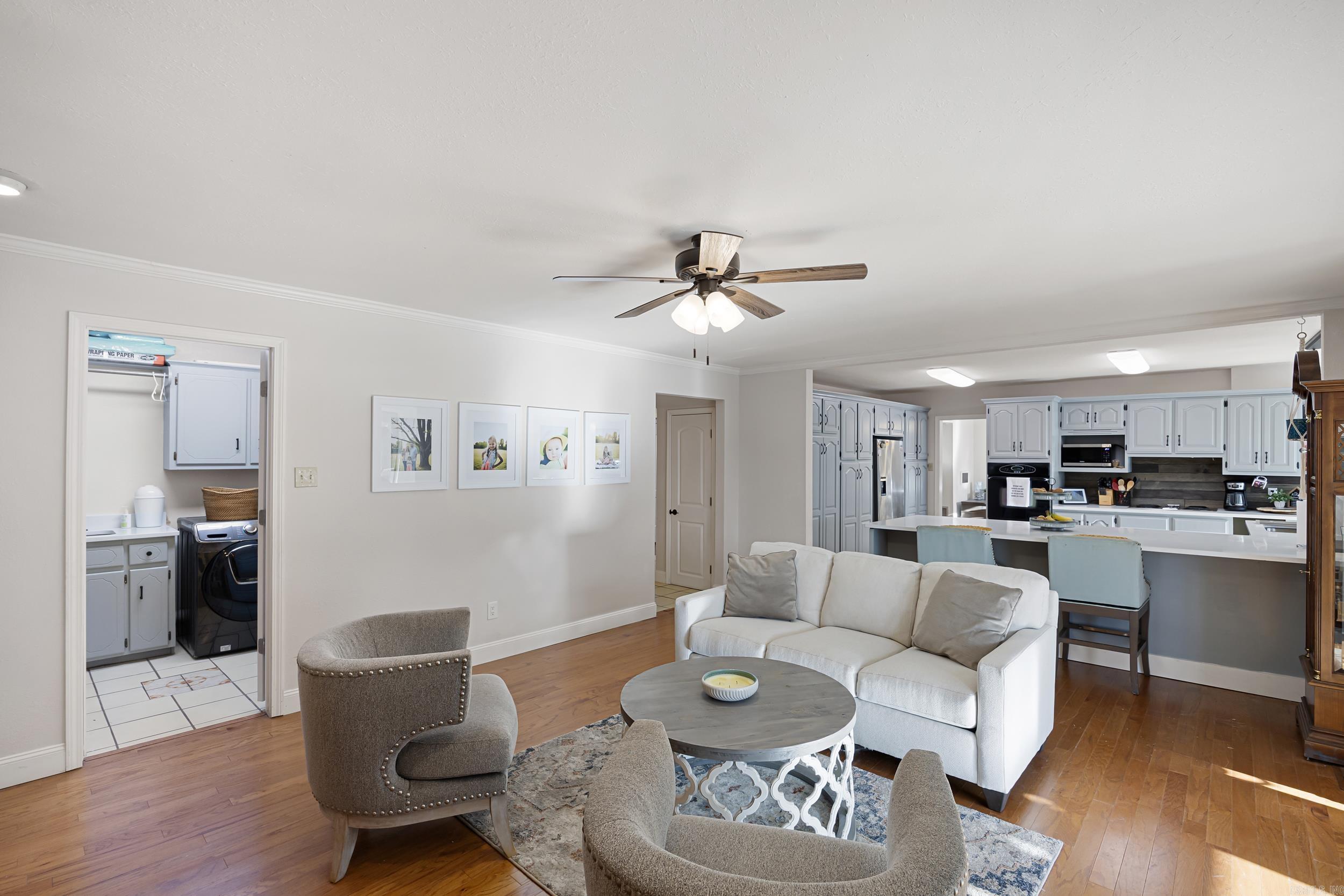 LANDS END - Residential