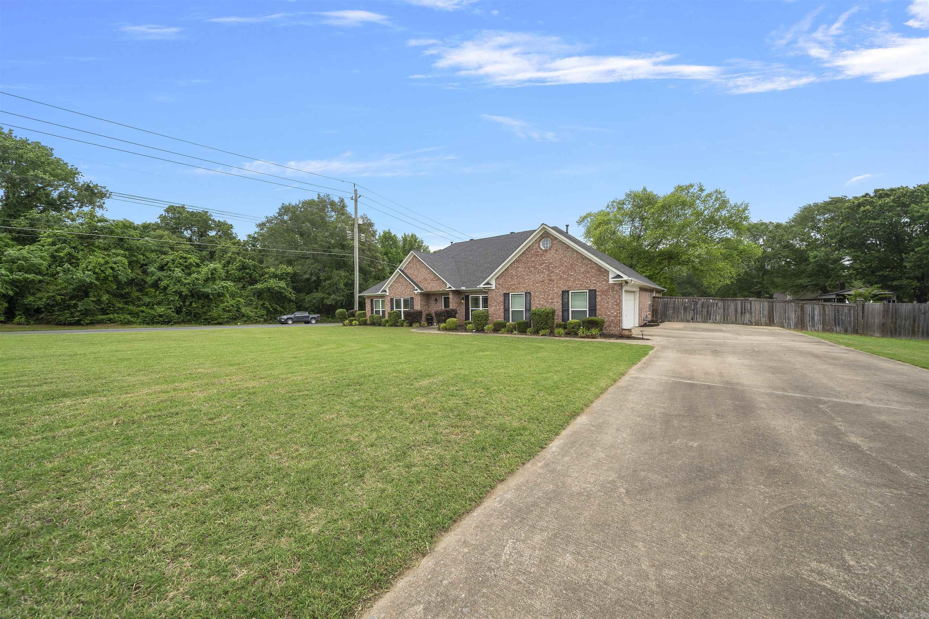 CASTLE HEIGHTS - Residential
