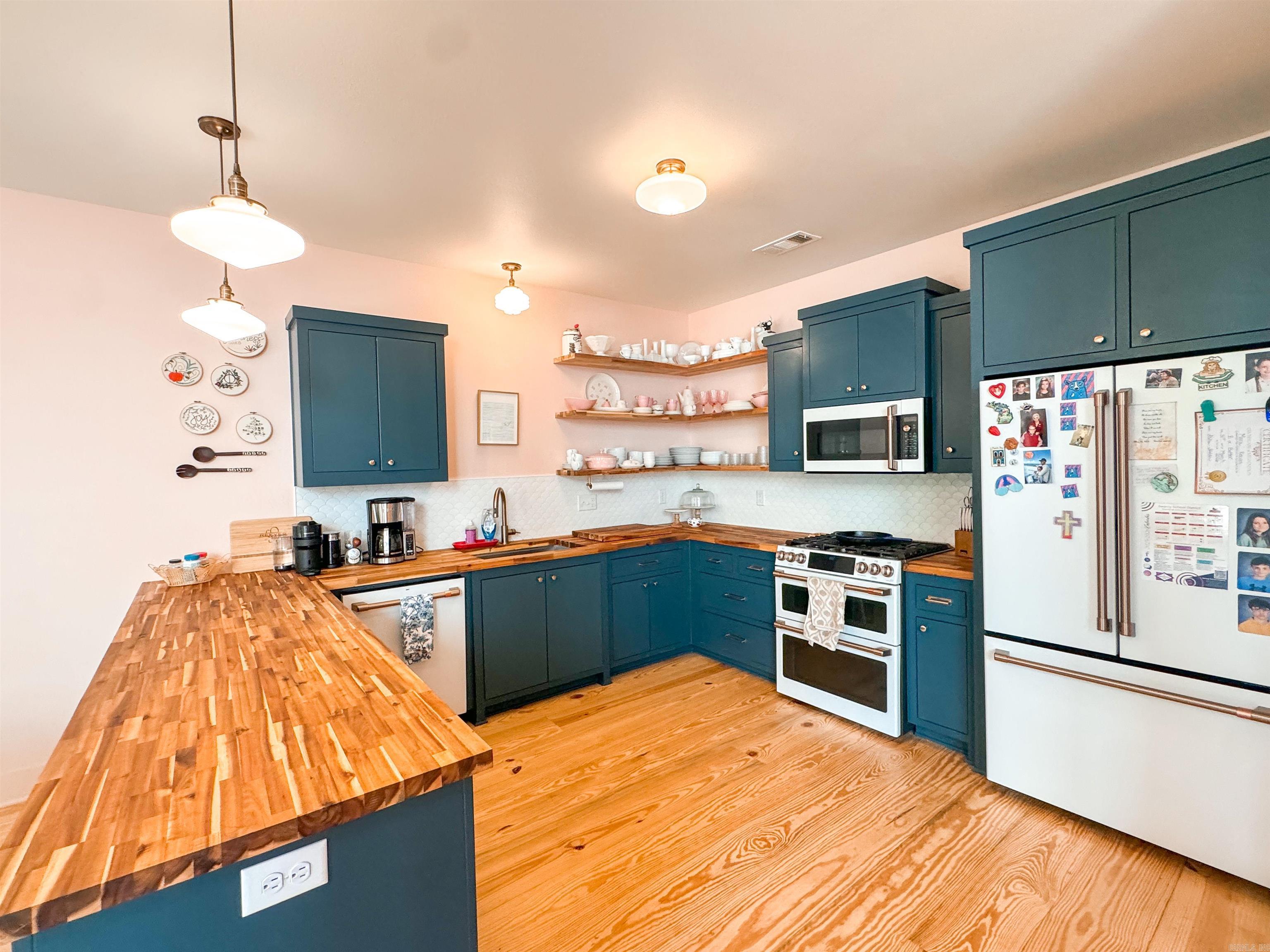 CREEKSIDE AT SHADOW RIDGE S/D - Residential