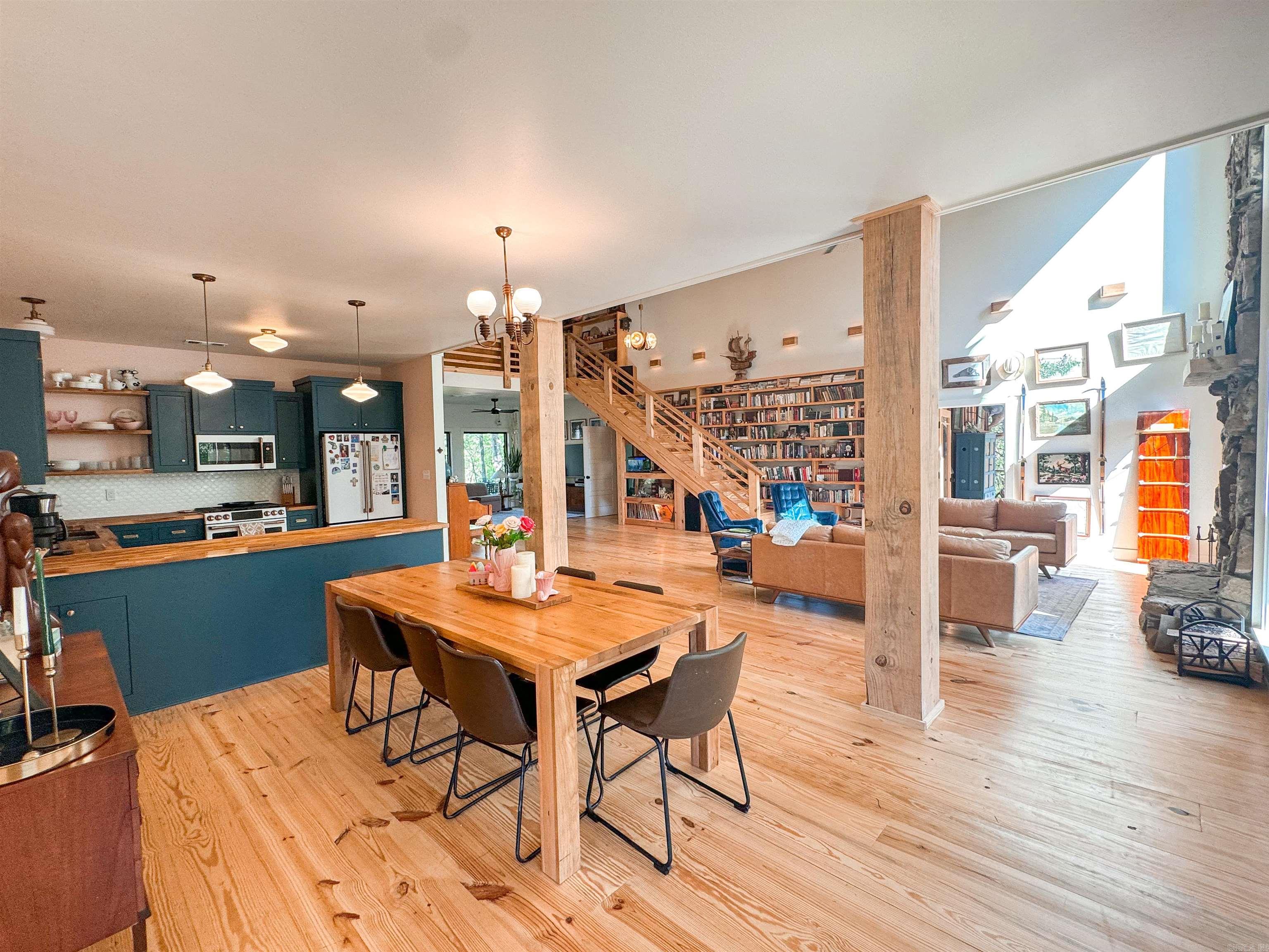 CREEKSIDE AT SHADOW RIDGE S/D - Residential