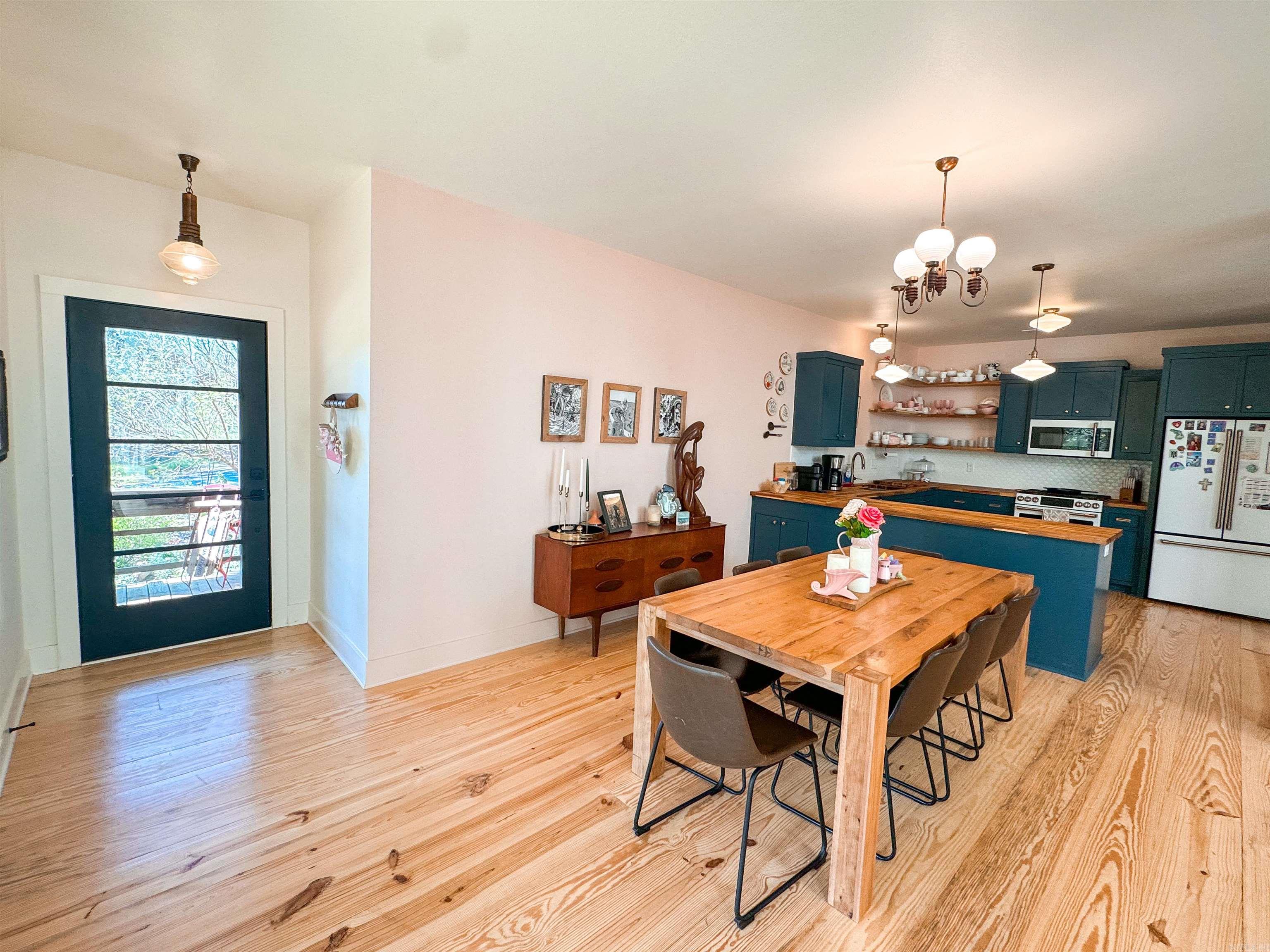 CREEKSIDE AT SHADOW RIDGE S/D - Residential