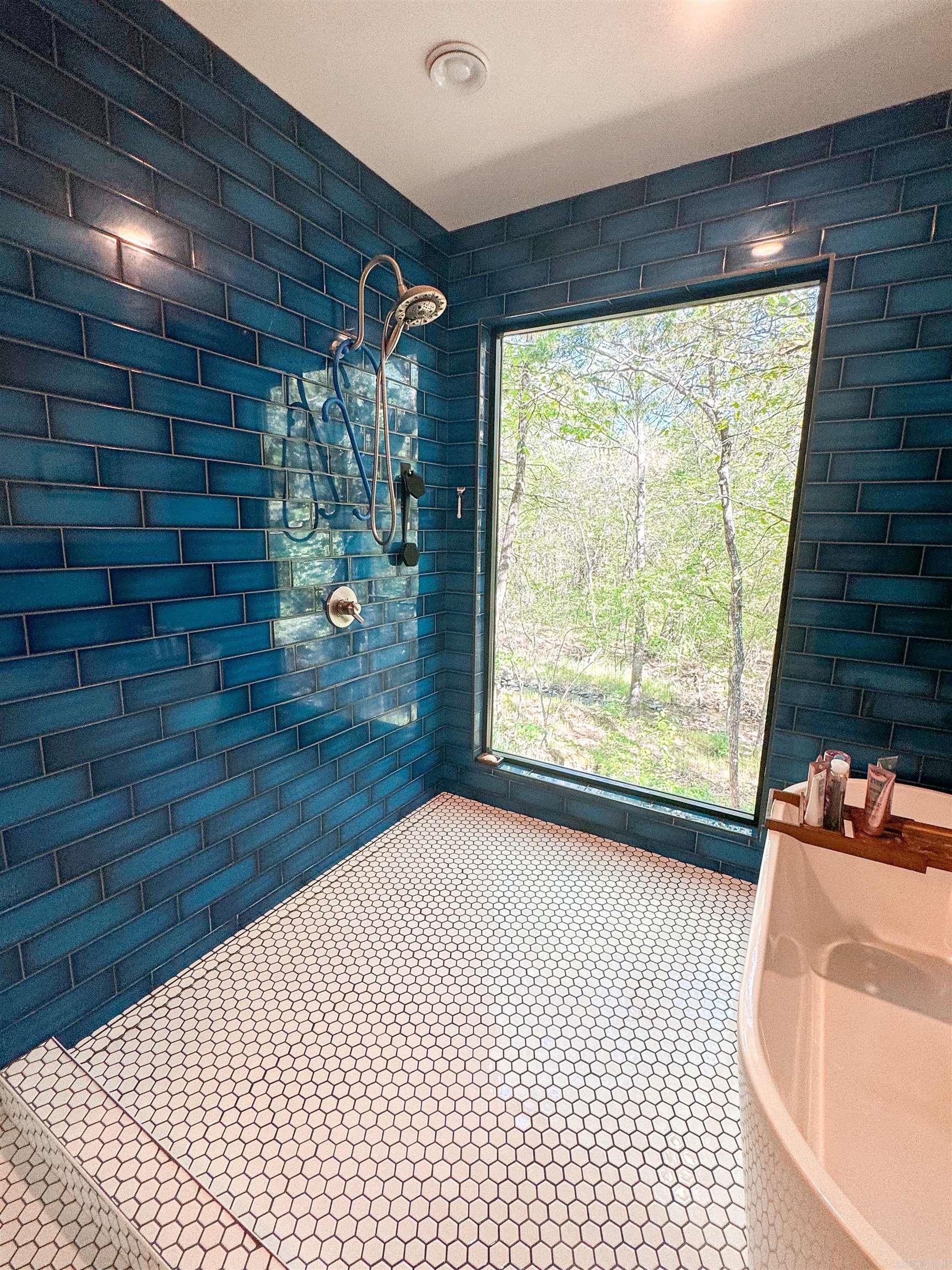 CREEKSIDE AT SHADOW RIDGE S/D - Residential