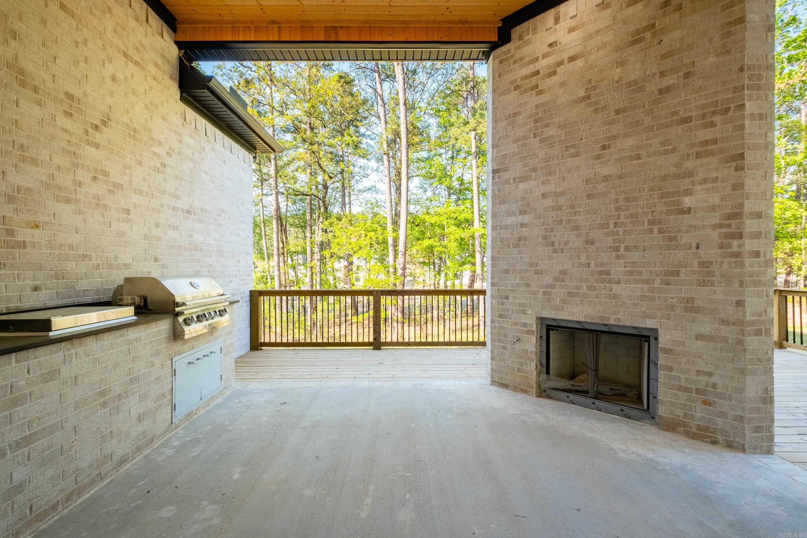 CHENAL VALLEY ABINGTON COURT - Residential