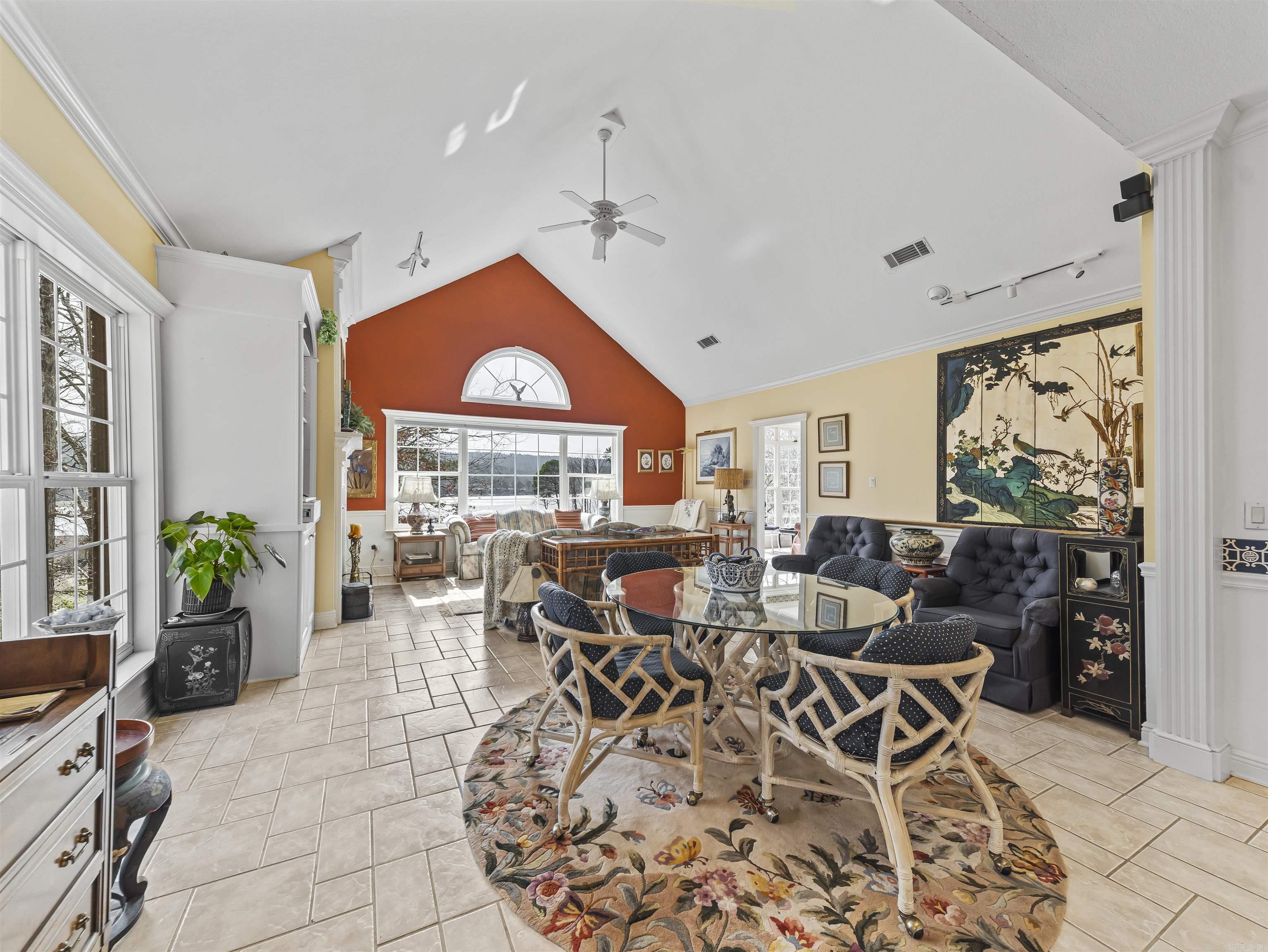 LAS BRISAS - Residential