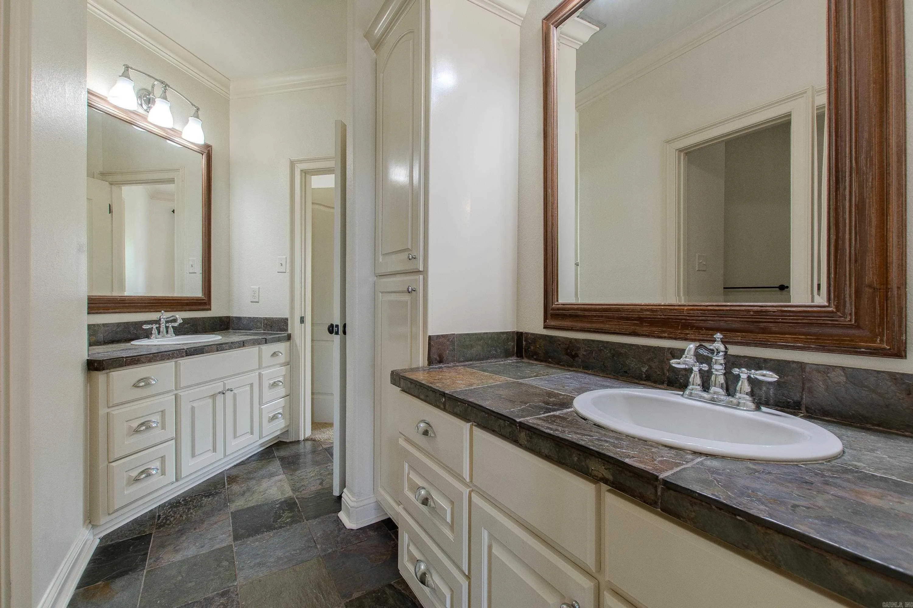 Little Rock, Arkansas 72207, United States, 4 Bedrooms Bedrooms, ,5 BathroomsBathrooms,Residential,Active,175780