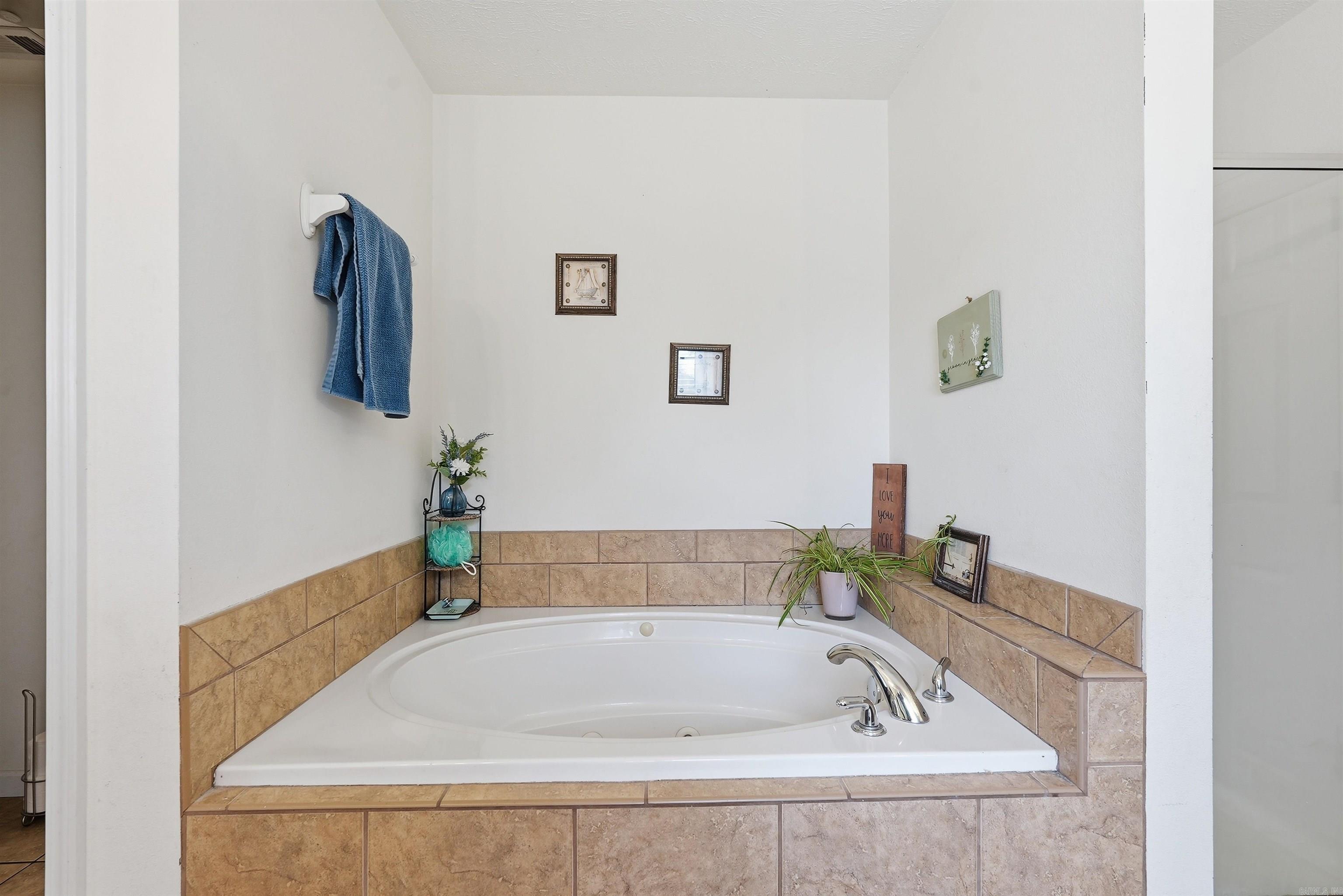 CORNERSTONE NORTH - Residential