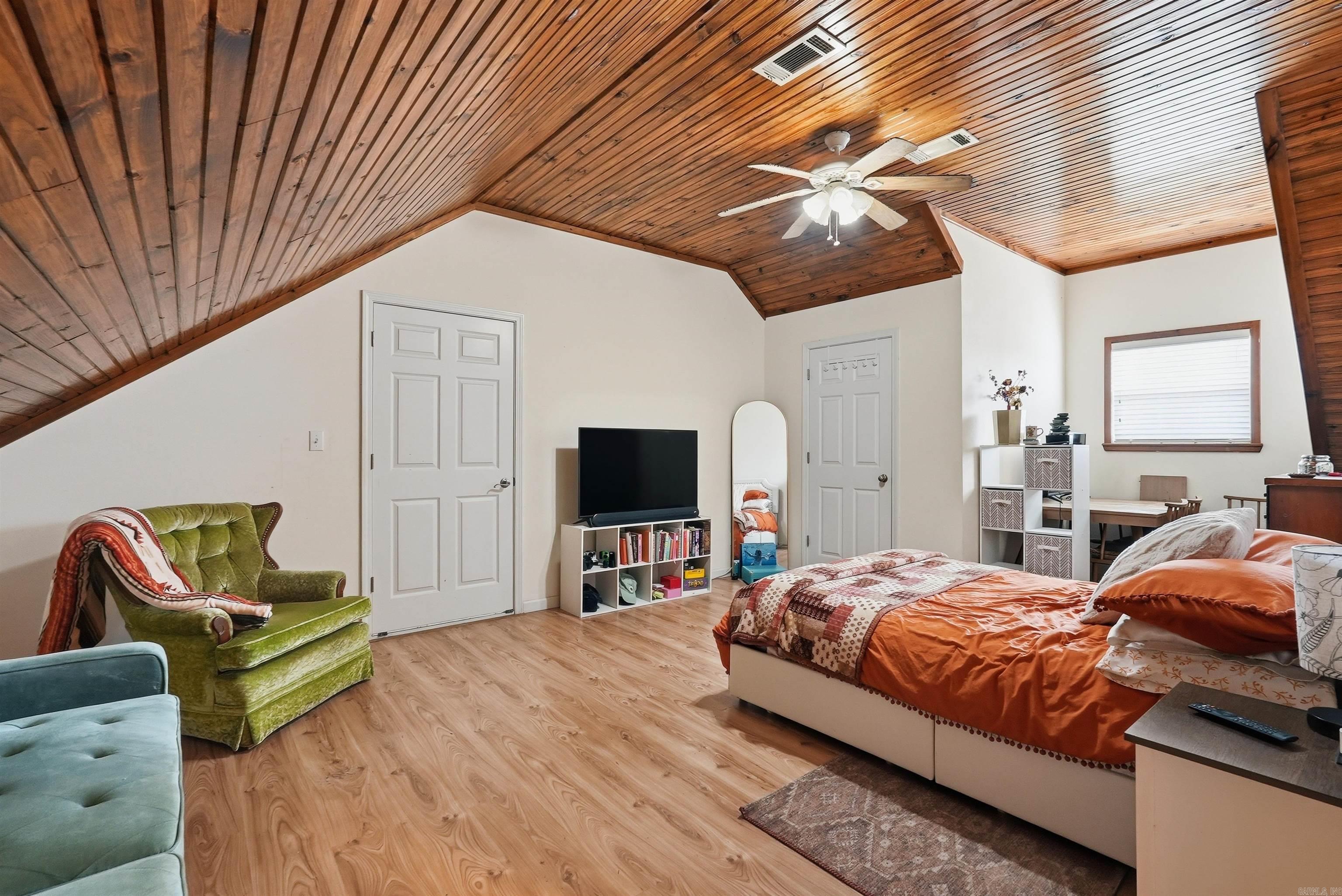 CORNERSTONE NORTH - Residential