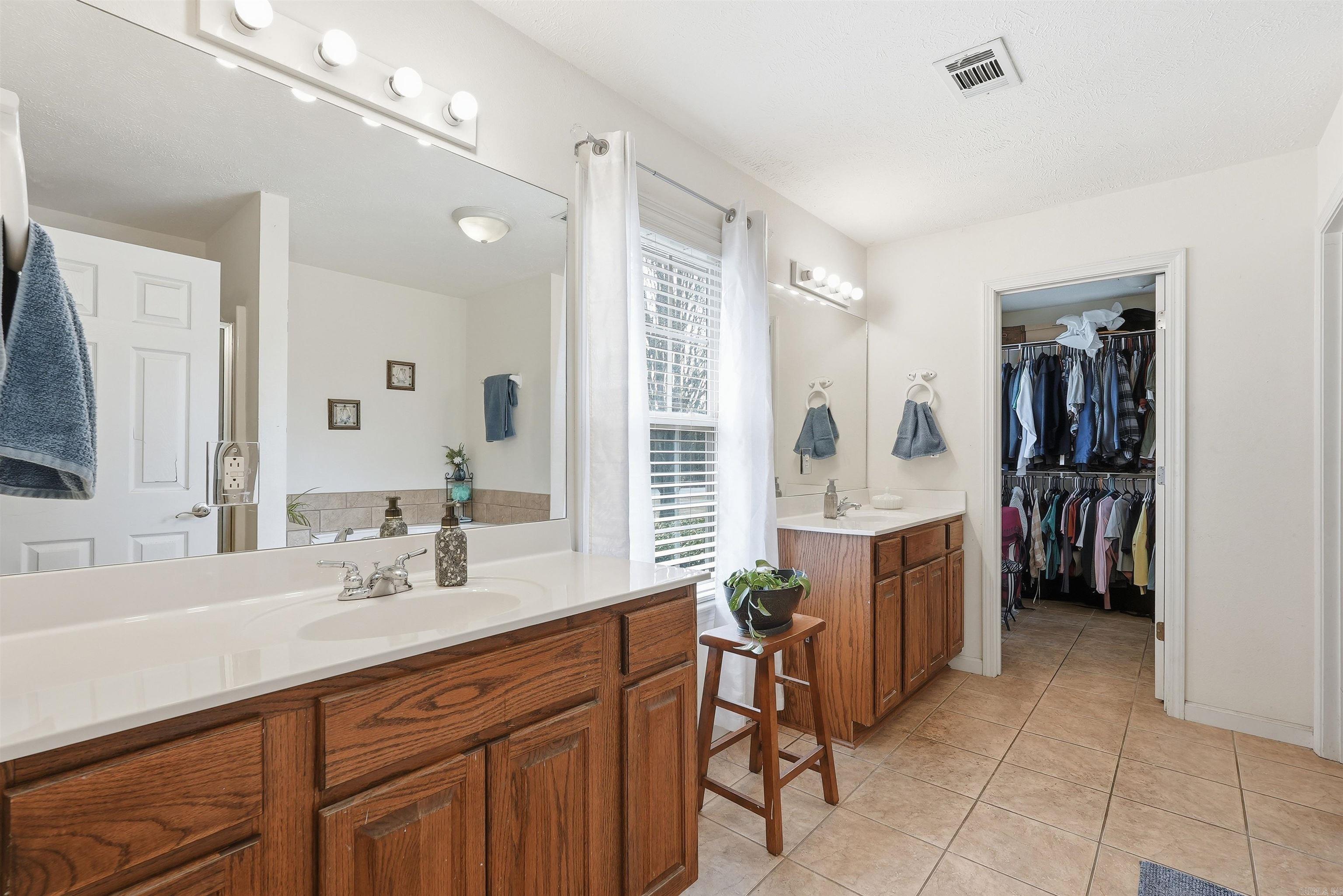 CORNERSTONE NORTH - Residential