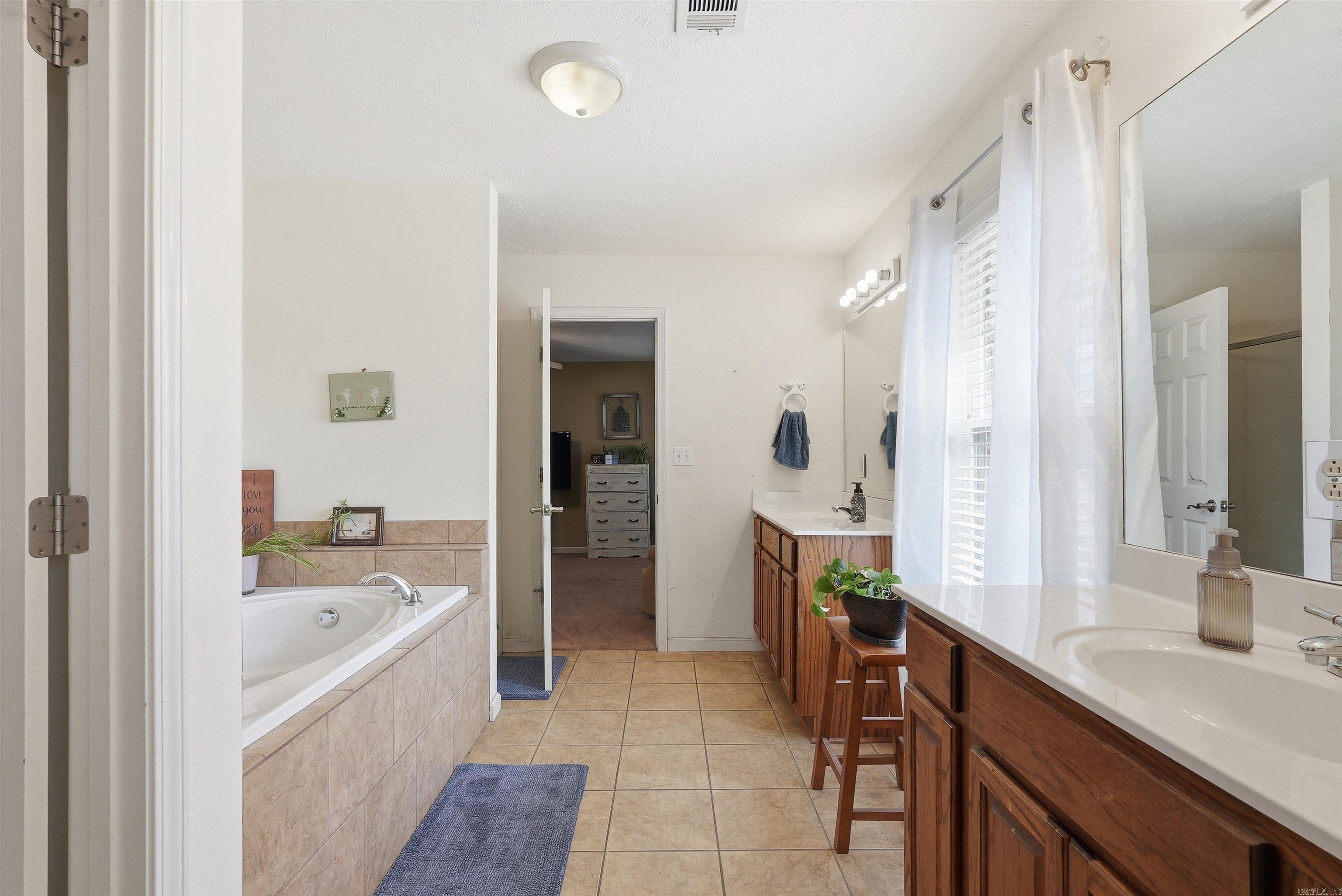 CORNERSTONE NORTH - Residential