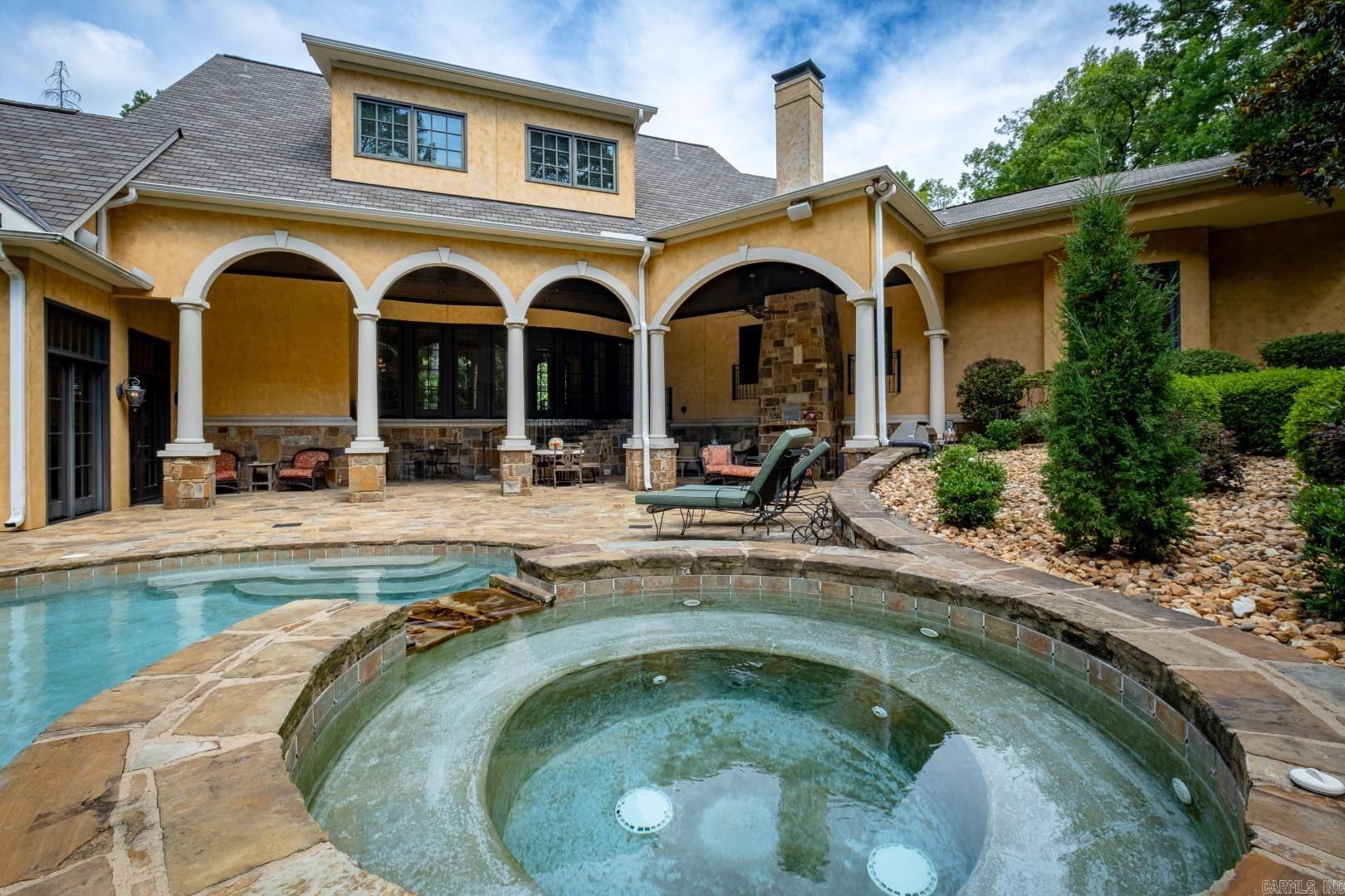 CHENAL DOWNS - Residential