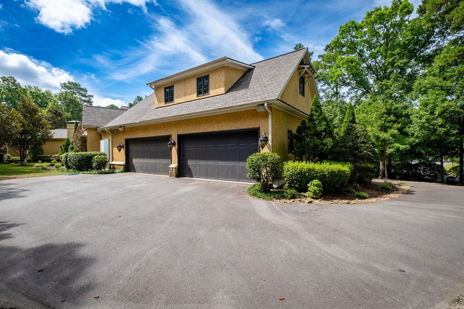 CHENAL DOWNS - Residential