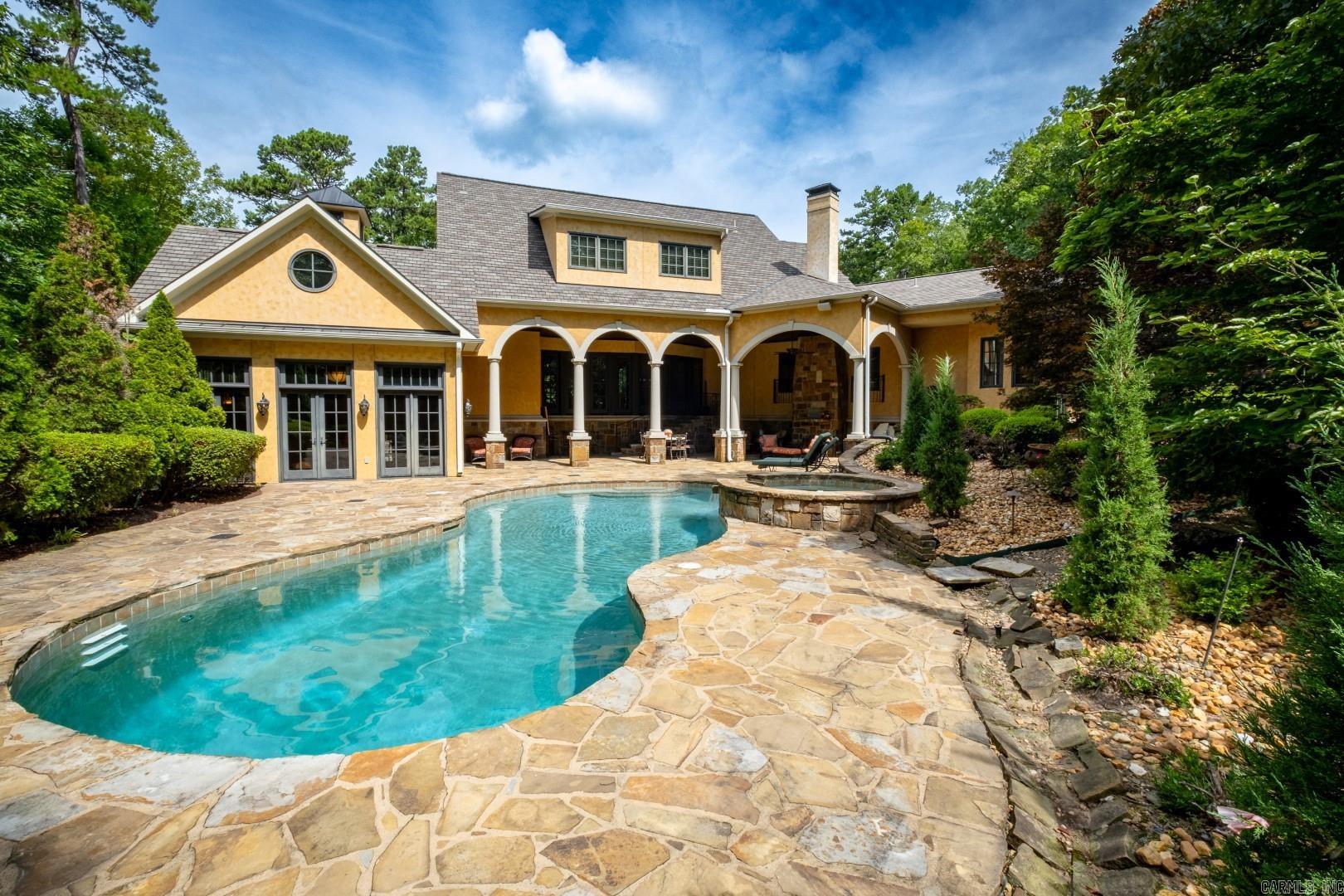 CHENAL DOWNS - Residential