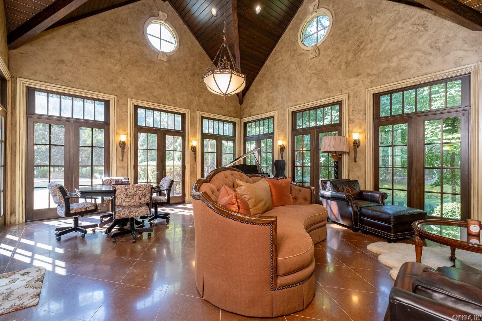 CHENAL DOWNS - Residential