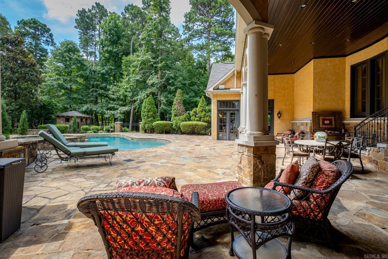 CHENAL DOWNS - Residential