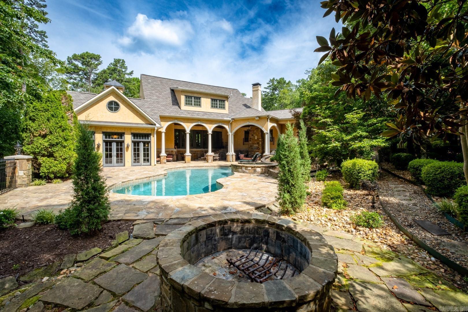 CHENAL DOWNS - Residential