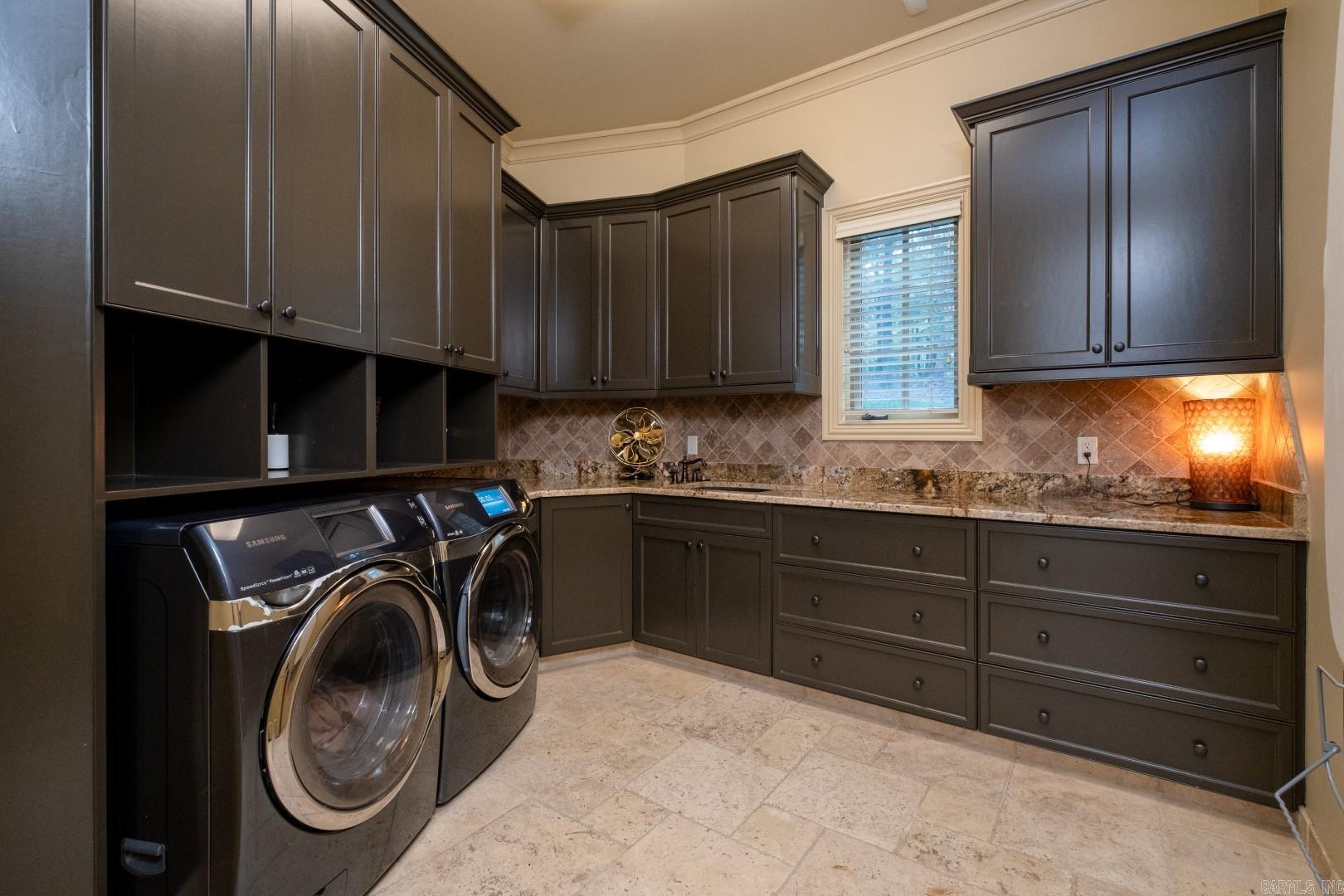 CHENAL DOWNS - Residential